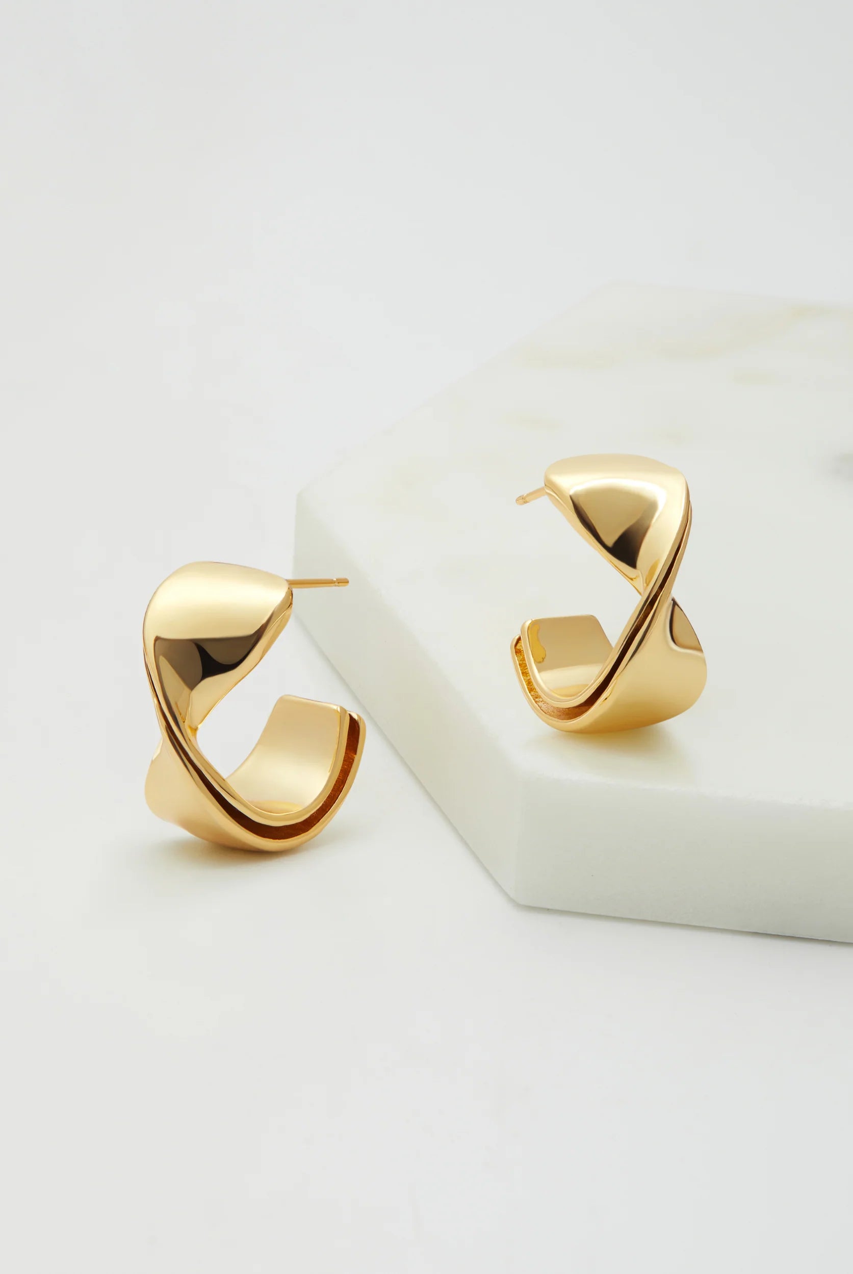 Zafino Marnie Twist Hoop Earrings for Women - 14K Gold Plated Dangle Hoops - Trendy Boho Jewelry Gift for Her - Perfect for Parties, Weddings & Everyday Wear