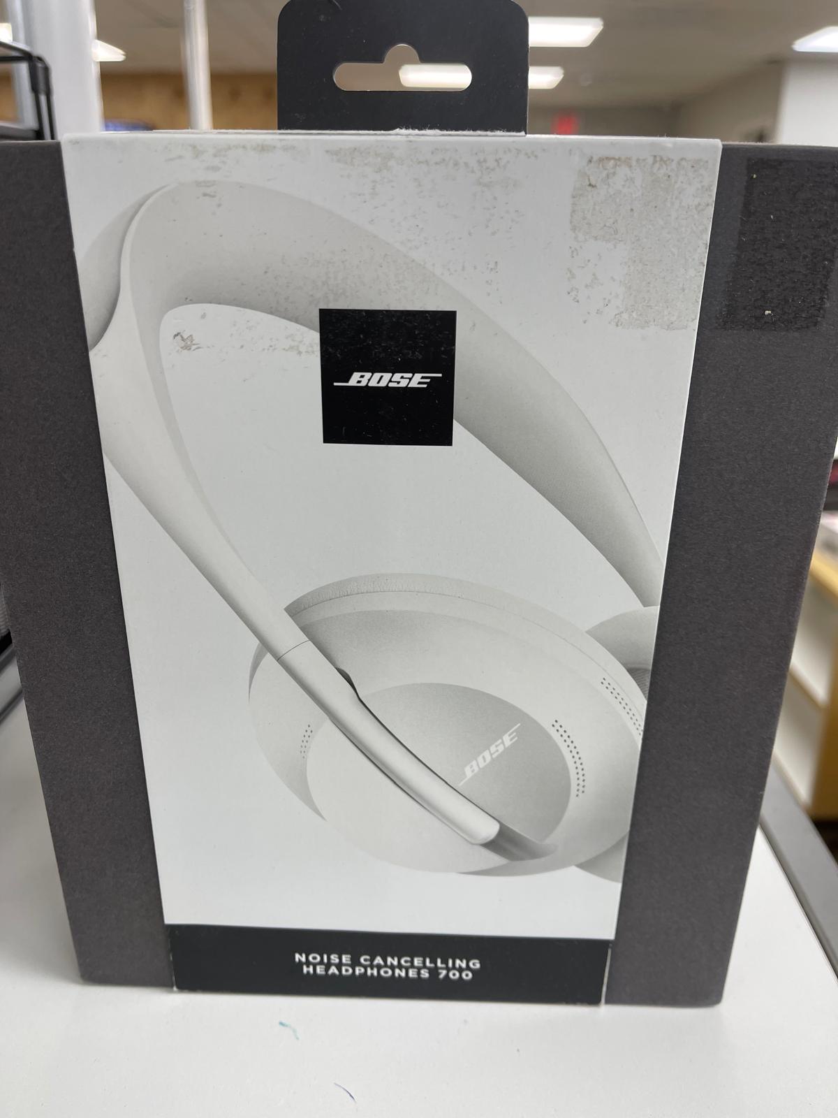 Bose Headphones 700 - Premium Noise Cancelling Bluetooth Over-Ear Wireless Headphones with Built-in Mic, Alexa Voice Control & Crystal Clear Call Quality (Silver Luxe) | Perfect for Travel, Work & Home Entertainment