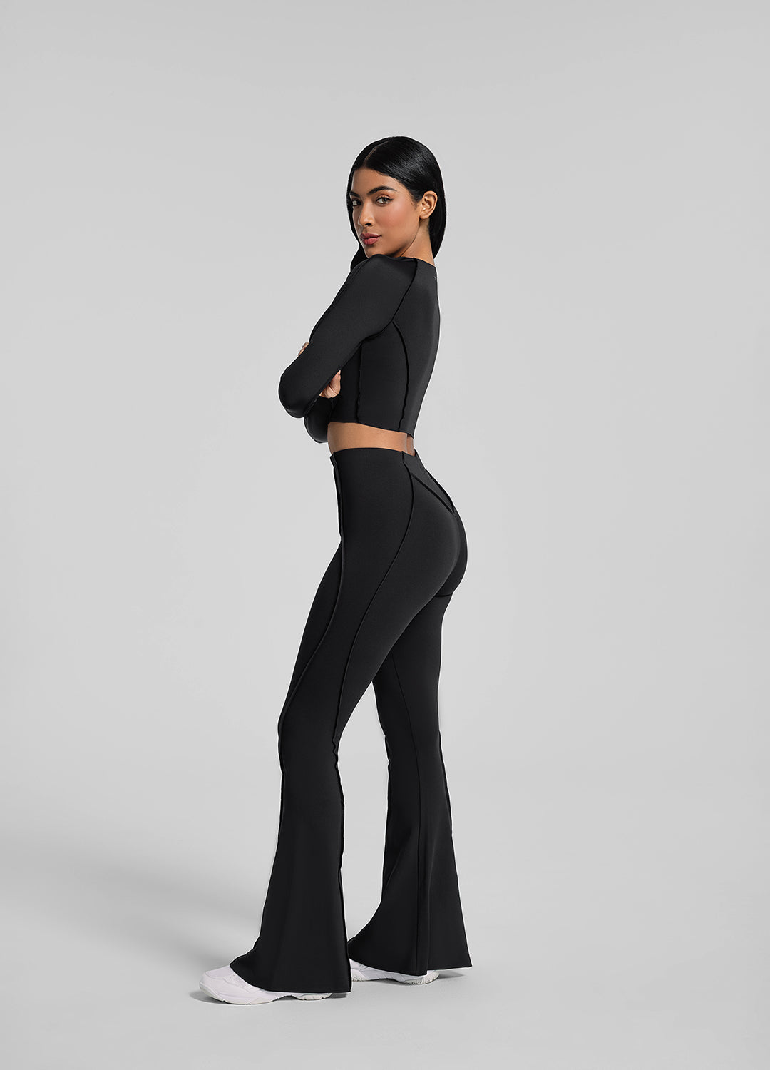 Contour Stitch Long Sleeve Crop Top for Women - Slim Fit Workout Shirt, Yoga & Gym Essentials, Fashionable Streetwear for Casual Outfits