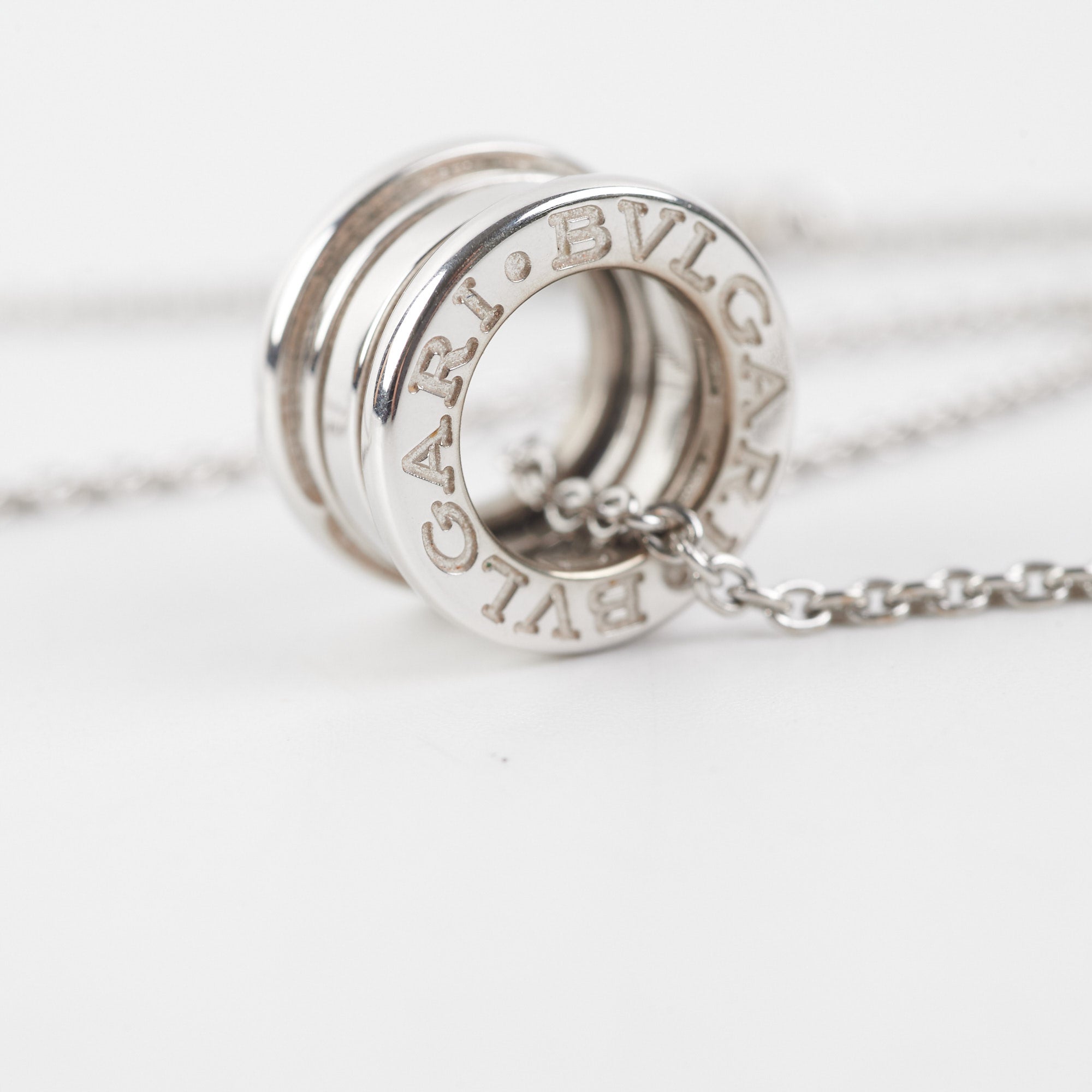 Bvlgari B Zero 1 Necklace - 18K Gold Pendant Chain for Women | Luxury Italian Jewelry Gift for Anniversary, Birthday & Special Occasions | Perfect for Evening Wear, Date Night & Formal Events