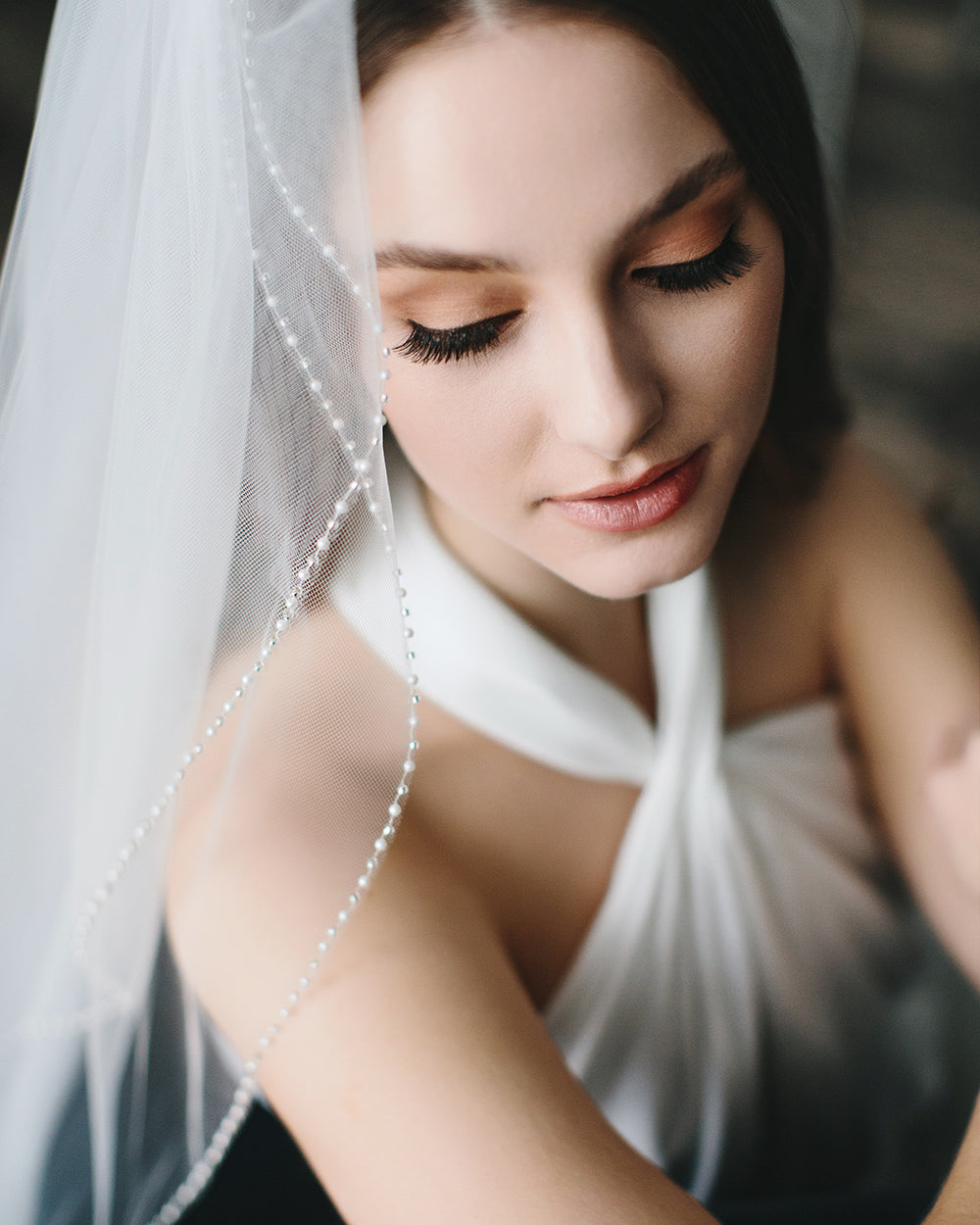 2 Layer Simple Pearl Edge Bridal Veil - Elegant Wedding Accessory for Brides, Perfect for Church Ceremony and Photo Shoots