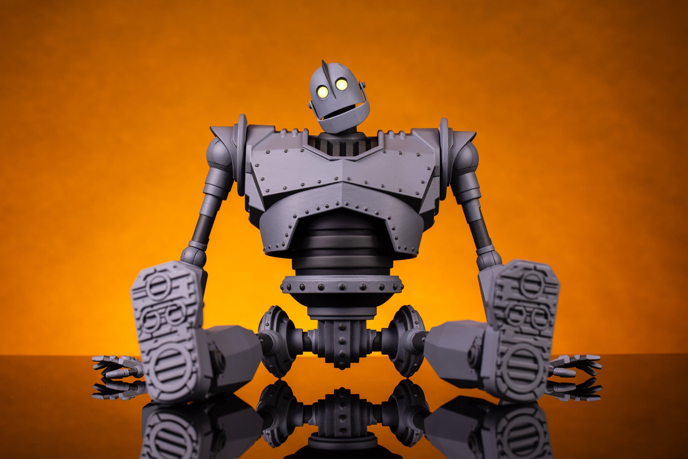 Iron Giant MONDO MECHA Collectible Action Figure - Premium Robot Toy for Display, Gifts & Anime Collections