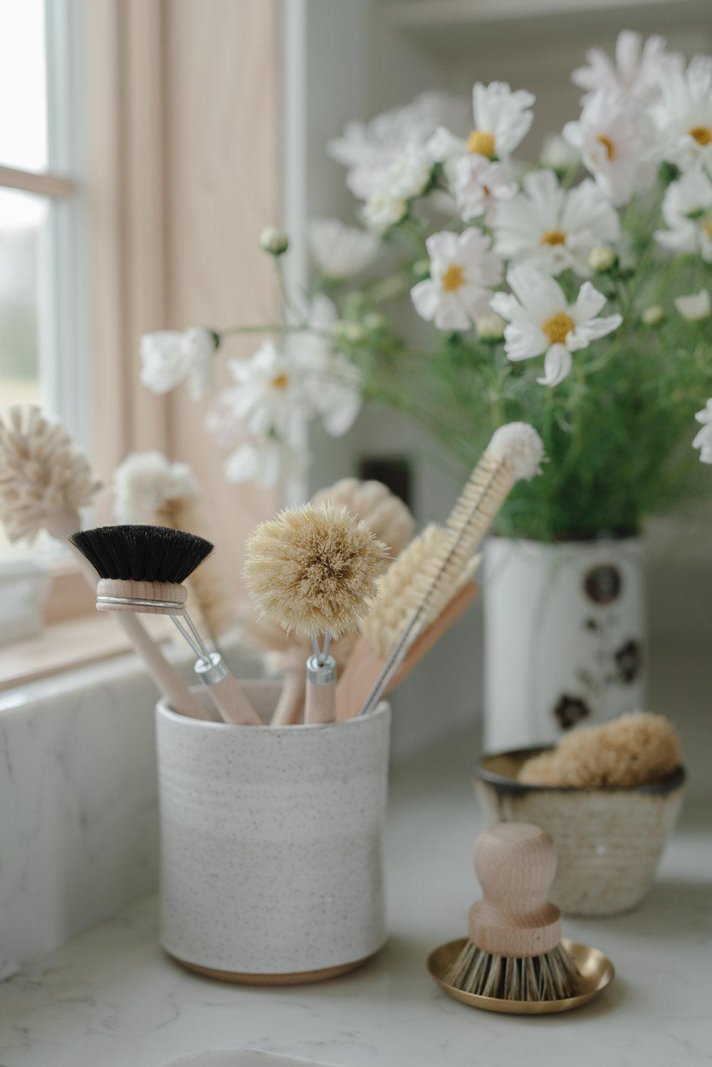 Eco-Friendly Wooden Dish Brush with Stiff Bristles - Natural & Durable for Kitchen Cleaning - Perfect for Pots, Pans & Tough Stains