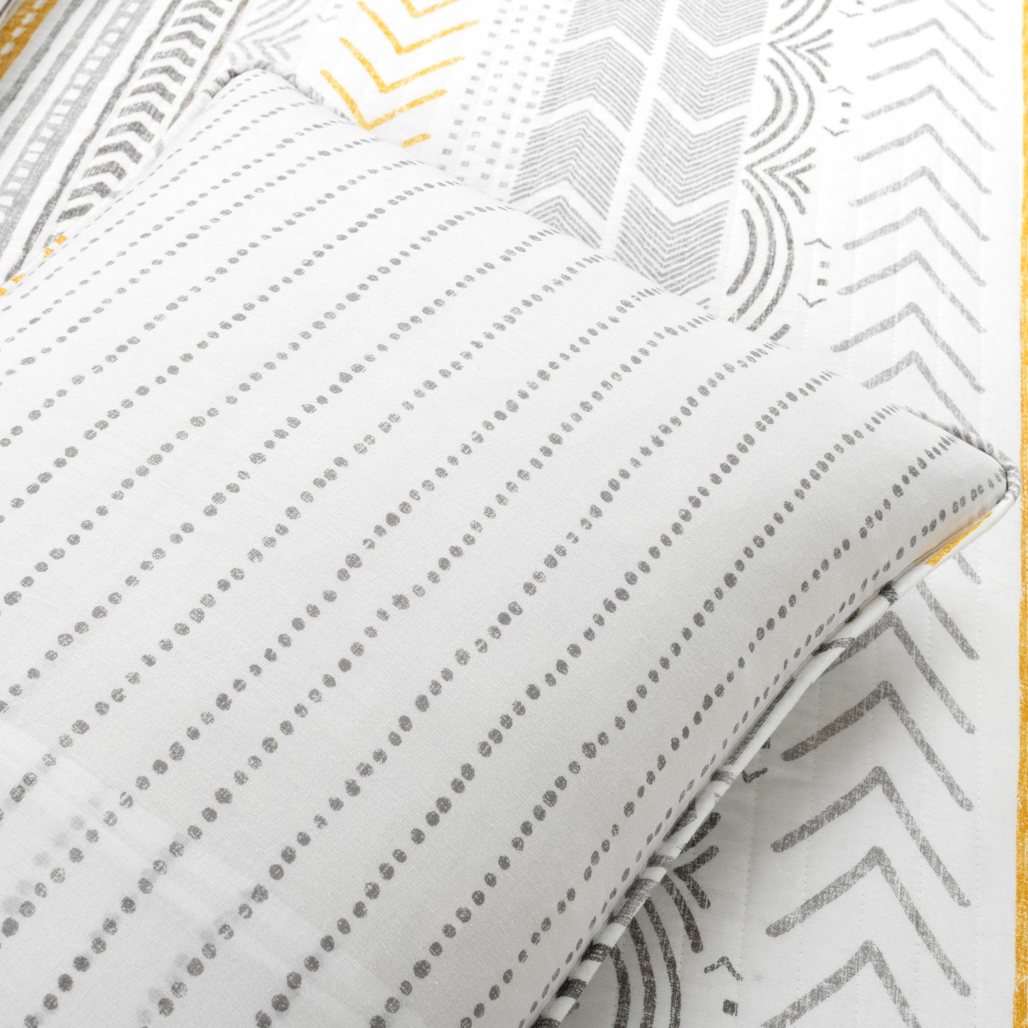Cozy Hygge Geo Quilt 3-Piece Bedding Set - Soft Geometric Pattern Comforter with Matching Pillow Shams - Perfect for Bedroom, Guest Room & Dorm Decor