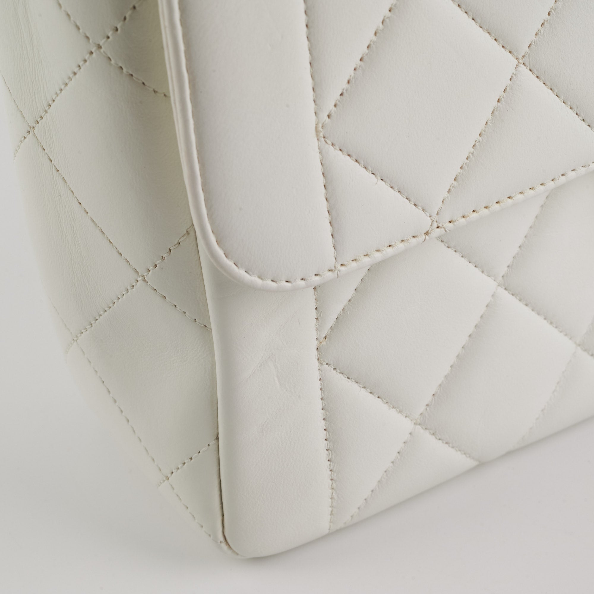 Chanel Vintage Quilted Flap Bag in White with 24K Gold Hardware - Perfect for Luxury Fashion & Special Occasions