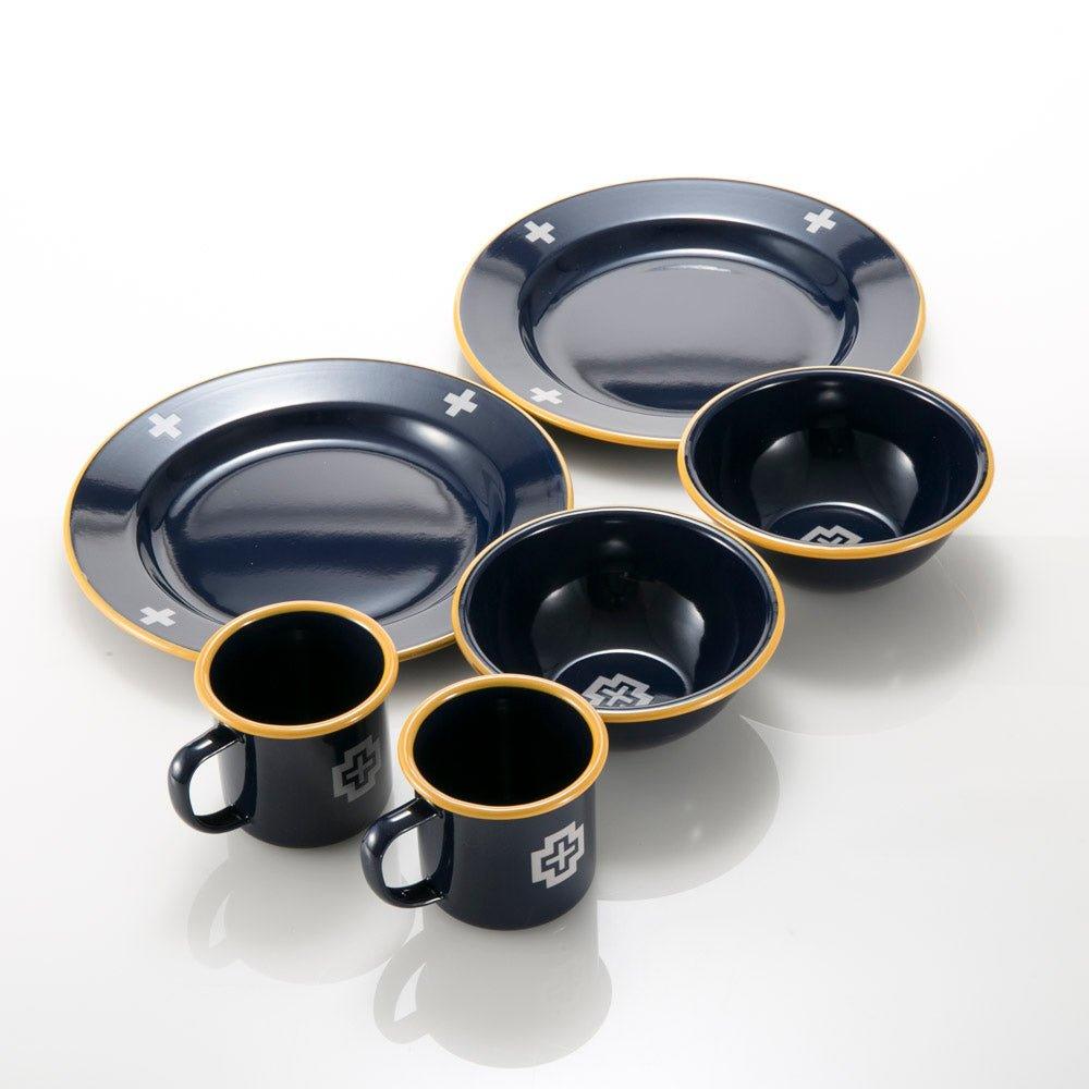 Navy Blue Cross Enamelware Dinner Plates - Vintage Style Enamel Dinnerware Set for Camping, Picnics & Outdoor Dining