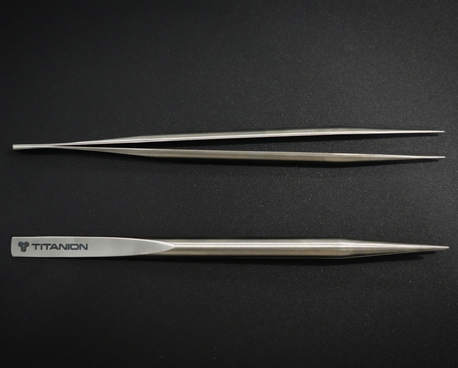 Premium Titanium Plated Tweezers for Eyebrows, Eyelashes & Splinters - Professional Stainless Steel Beauty & First Aid Tool for Precise Grooming and Hair Removal