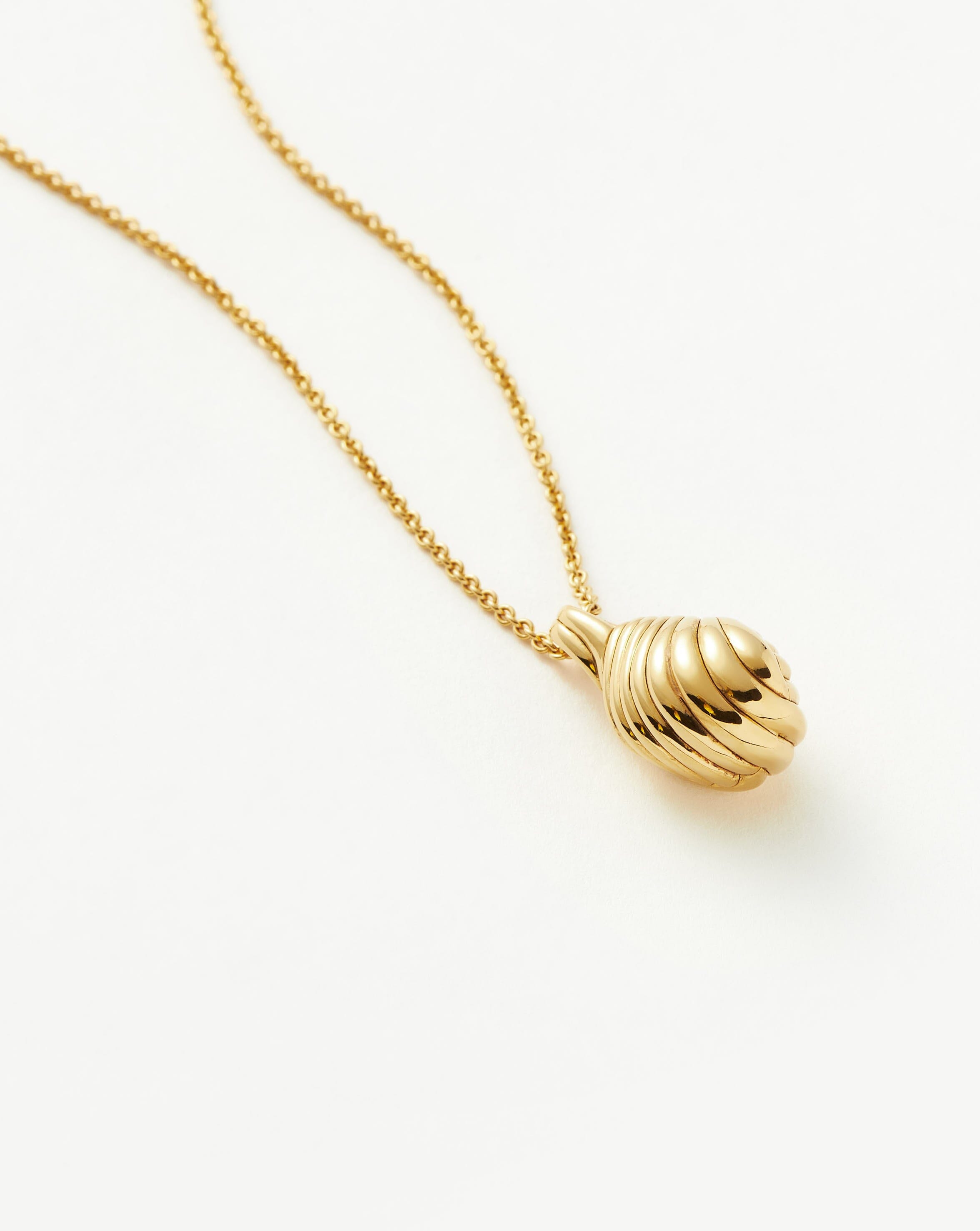 Wavy Ridge Droplet Pendant Necklace - Elegant Layering Jewelry for Women | Perfect for Date Night, Wedding & Everyday Wear
