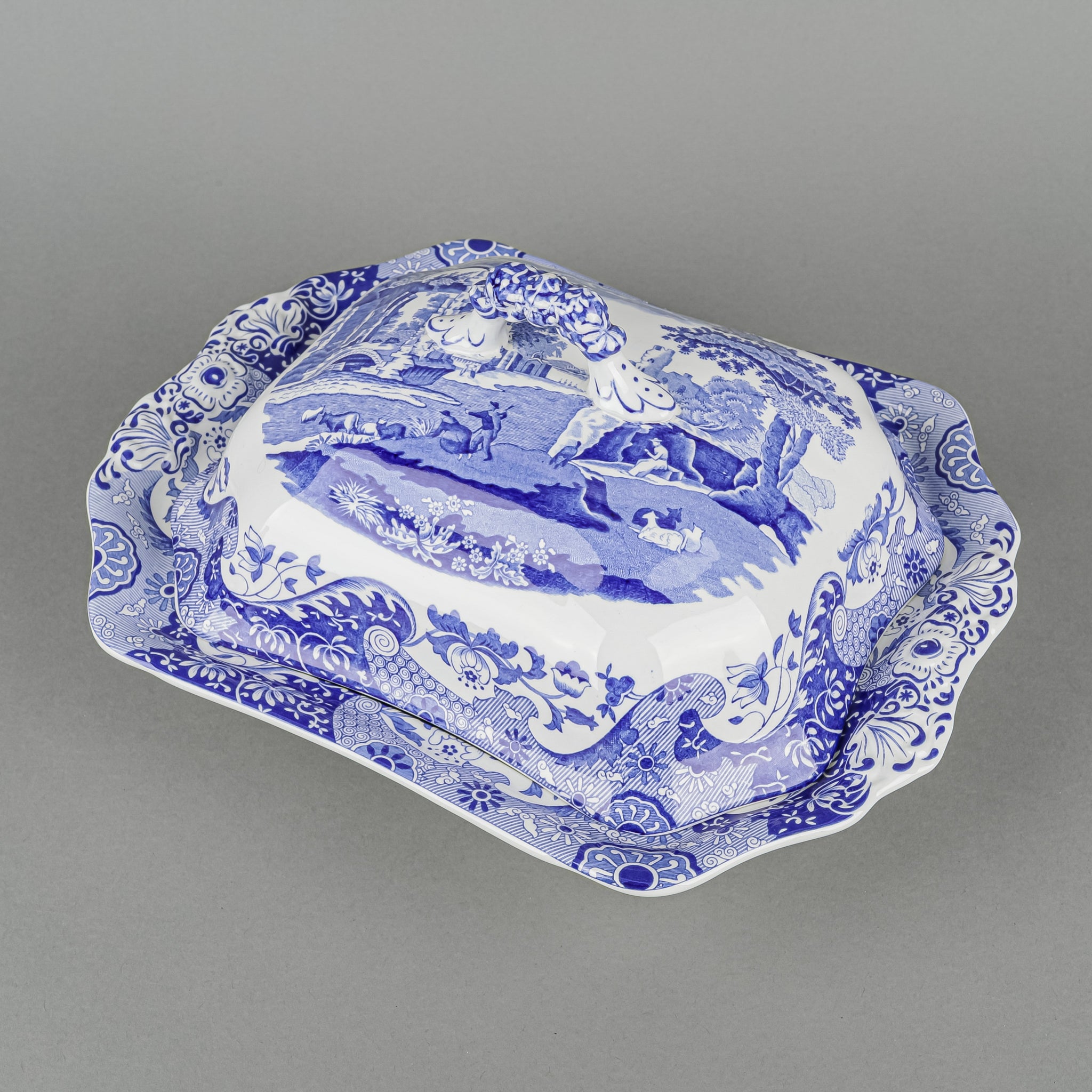 SPODE Blue Italian Covered Serving Dish - Elegant Ceramic Casserole with Lid for Dinner Parties, Holiday Meals & Special Occasions