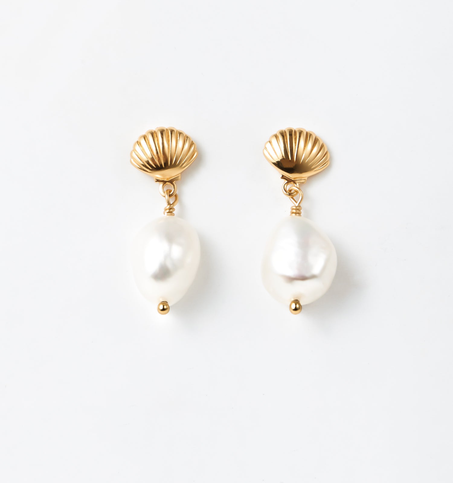 Elegant Scallop Shell Earrings for Women - Boho Beach Jewelry, Perfect for Summer Vacations & Beach Weddings