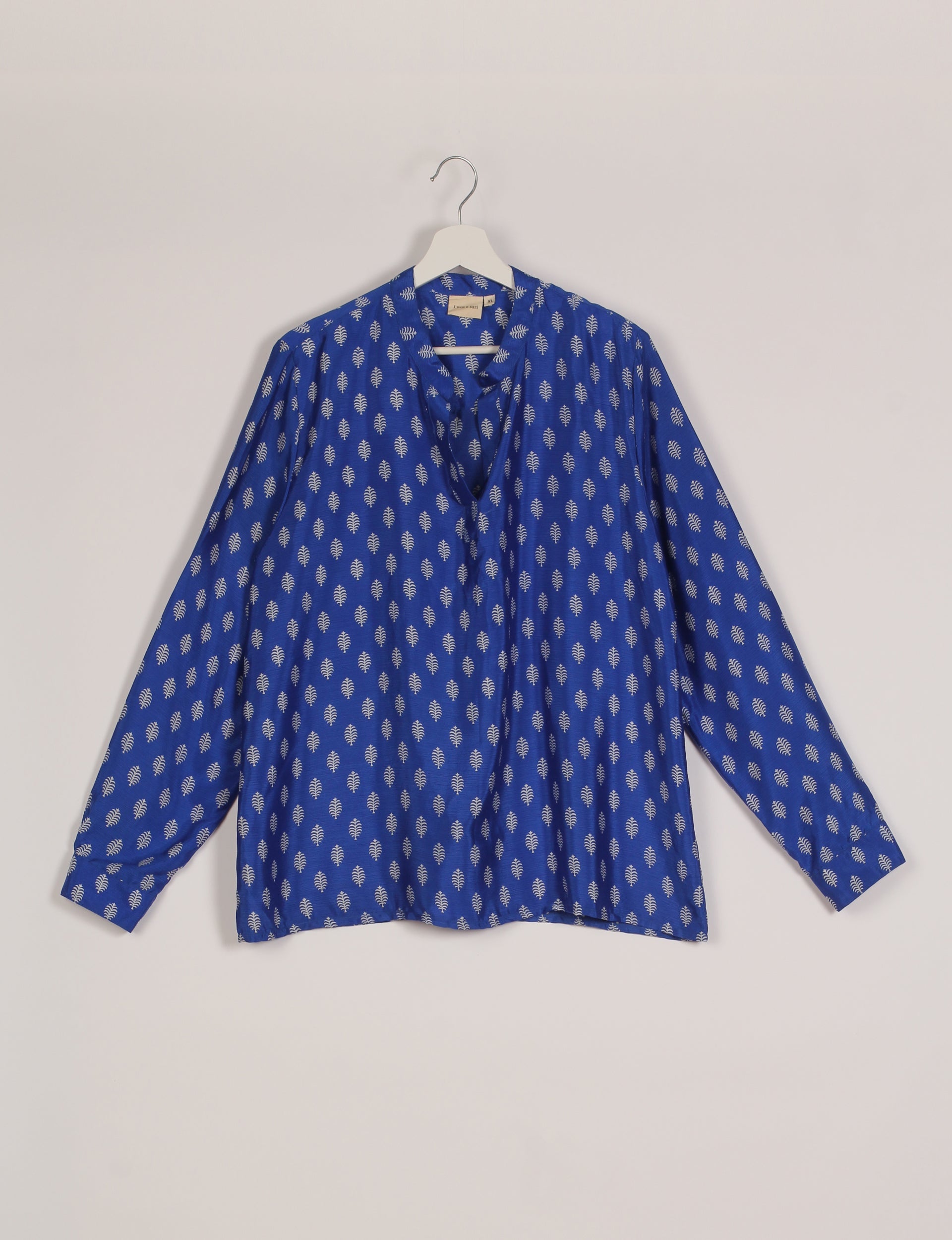 Stylish Women's Day Blouse XL Size 10 - Comfortable Casual Tops for Work & Everyday Wear