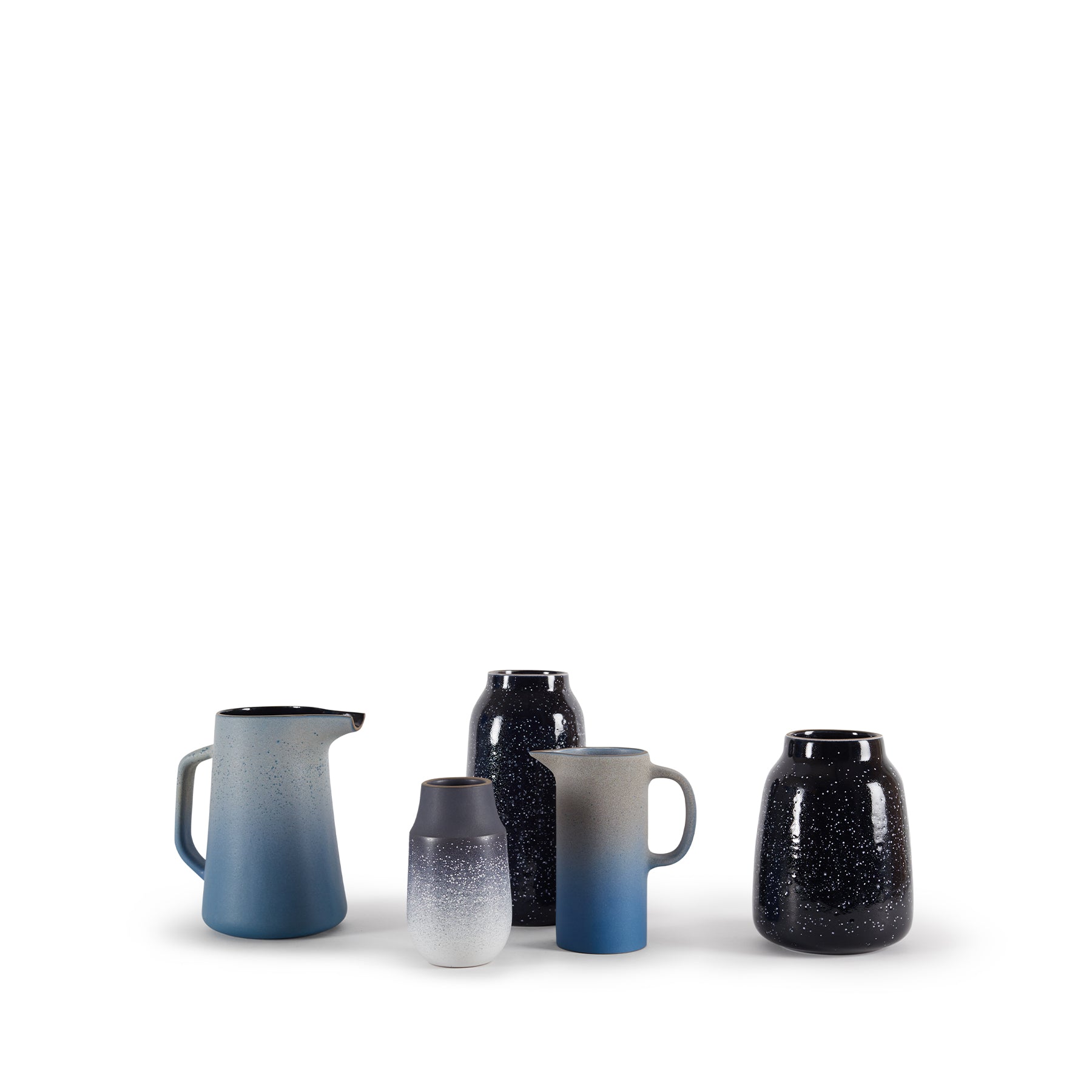 Large Glass Pitcher with Lid - 2L/68oz Capacity for Iced Tea, Lemonade & Cold Brew - Perfect for Parties, BBQs & Outdoor Gatherings