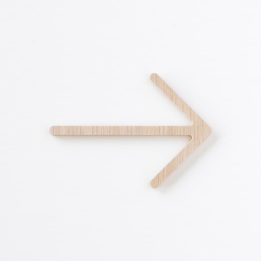 MOHEIM White Oak Arrow Sign - Rustic Wooden Directional Sign for Home, Office, and Wedding Decor