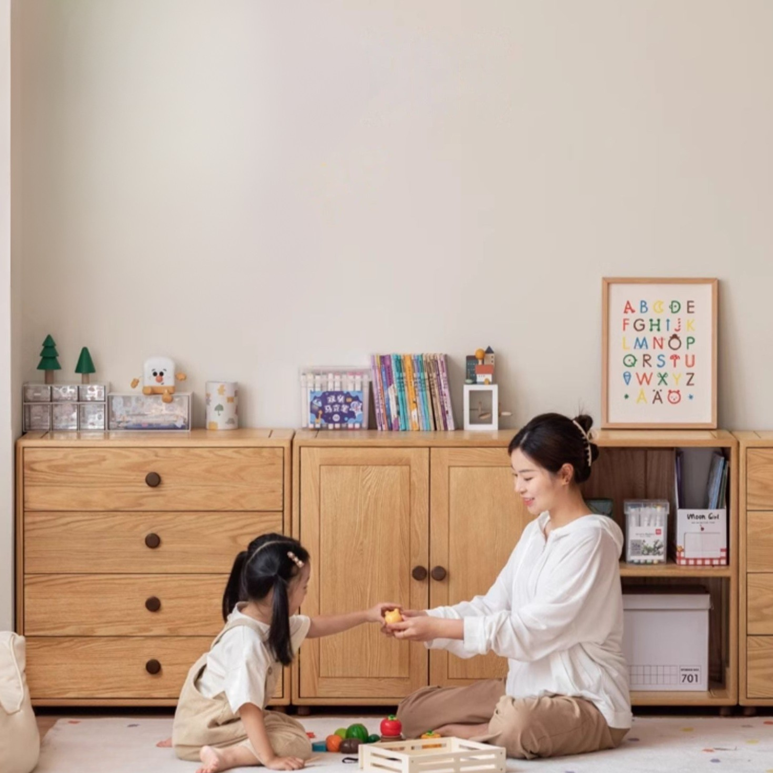 Oak Solid Wood Kids Dresser with 3 Drawers - Natural Wood Chest of Drawers for Nursery & Bedroom - Sturdy Storage Cabinet for Clothes, Toys & Baby Essentials