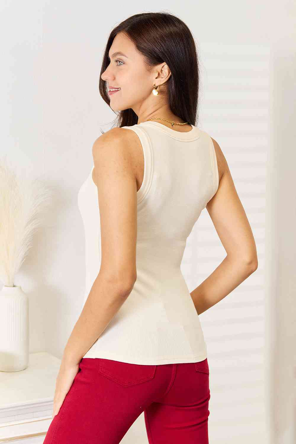 Basic Bae Full Size Round Neck Tank Top for Women - Soft & Comfortable Casual Wear, Perfect for Gym, Yoga, and Everyday Outfits