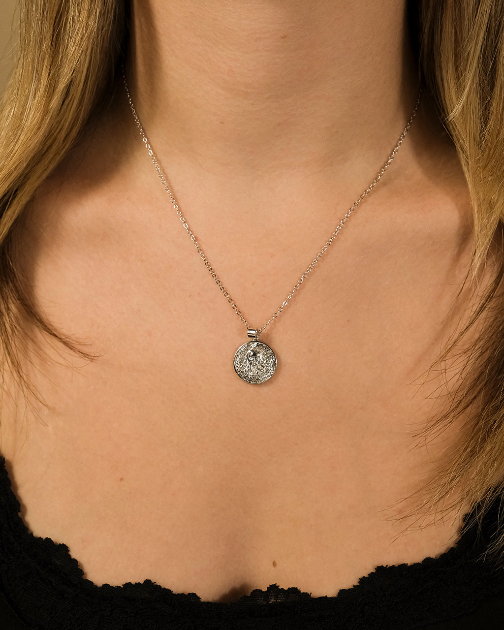 Medusa Pendant Necklace for Women - Greek Mythology Inspired Jewelry - Elegant Snake Goddess Necklace for Gifts, Parties & Everyday Wear