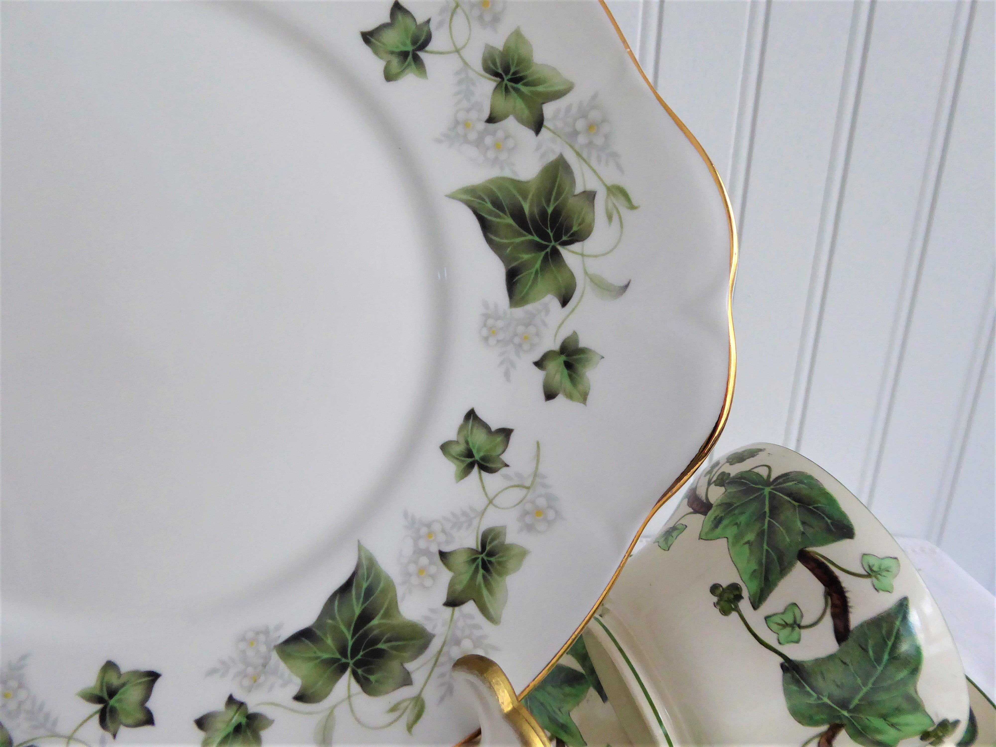 Vintage 1970s Duchess Ivy England Bone China Cake Serving Plate with Green Leaves - Elegant Tea Party, Wedding, and Dessert Display