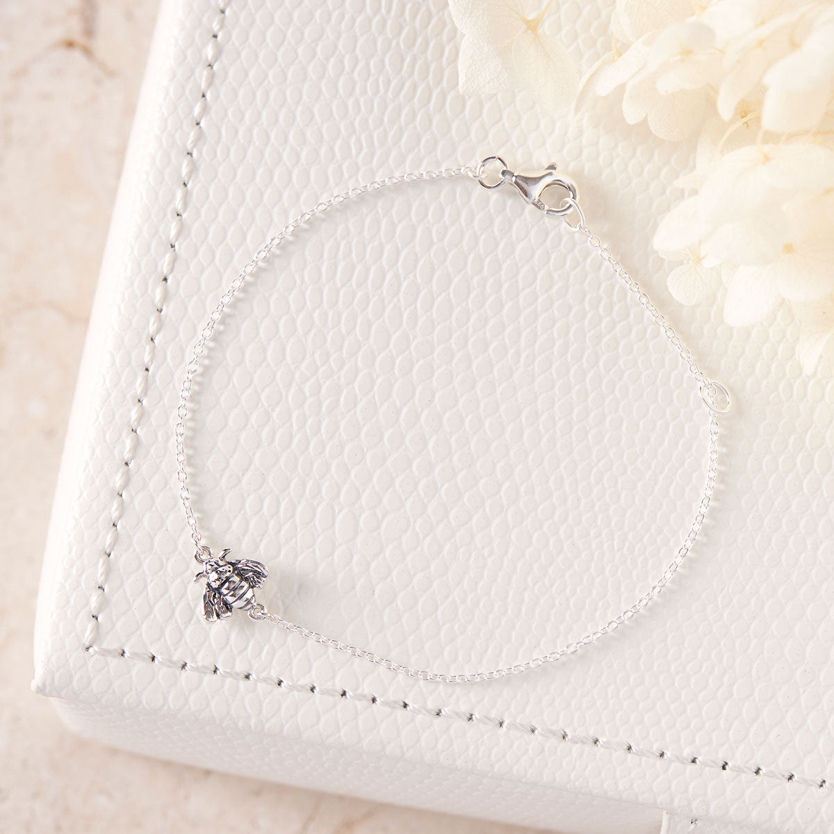 Pollination Bee Bracelet - Handmade Beaded Jewelry for Women, Nature-Inspired Bee & Flower Design - Perfect for Gardening, Outdoor Activities & Boho Fashion