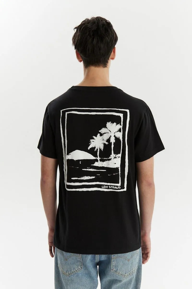 Levi's Graphic Print T-Shirt for Men - Black Cotton Crew Neck Tee with Logo Design | Casual Wear, Street Style & Everyday Outfits