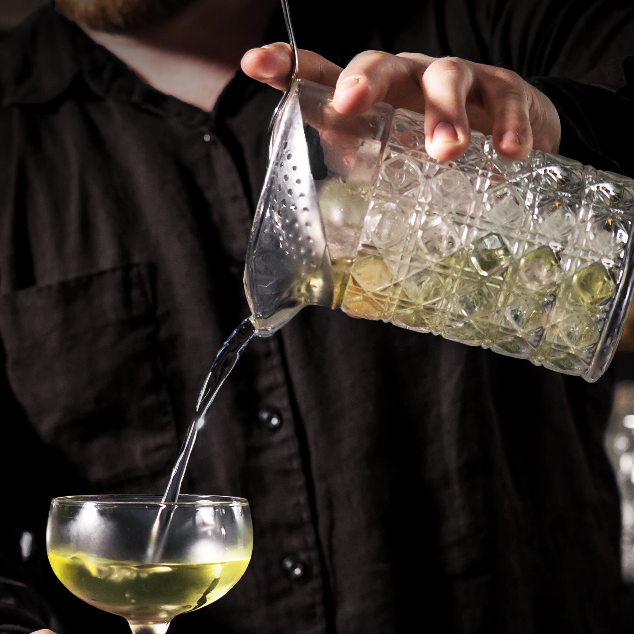 SOKATA™ 675ml (23oz) Large Mixing Glass - Premium Cocktail Mixing Glass for Bartenders, Home Bars & Professional Use - Perfect for Mojitos, Martinis & Craft Cocktails