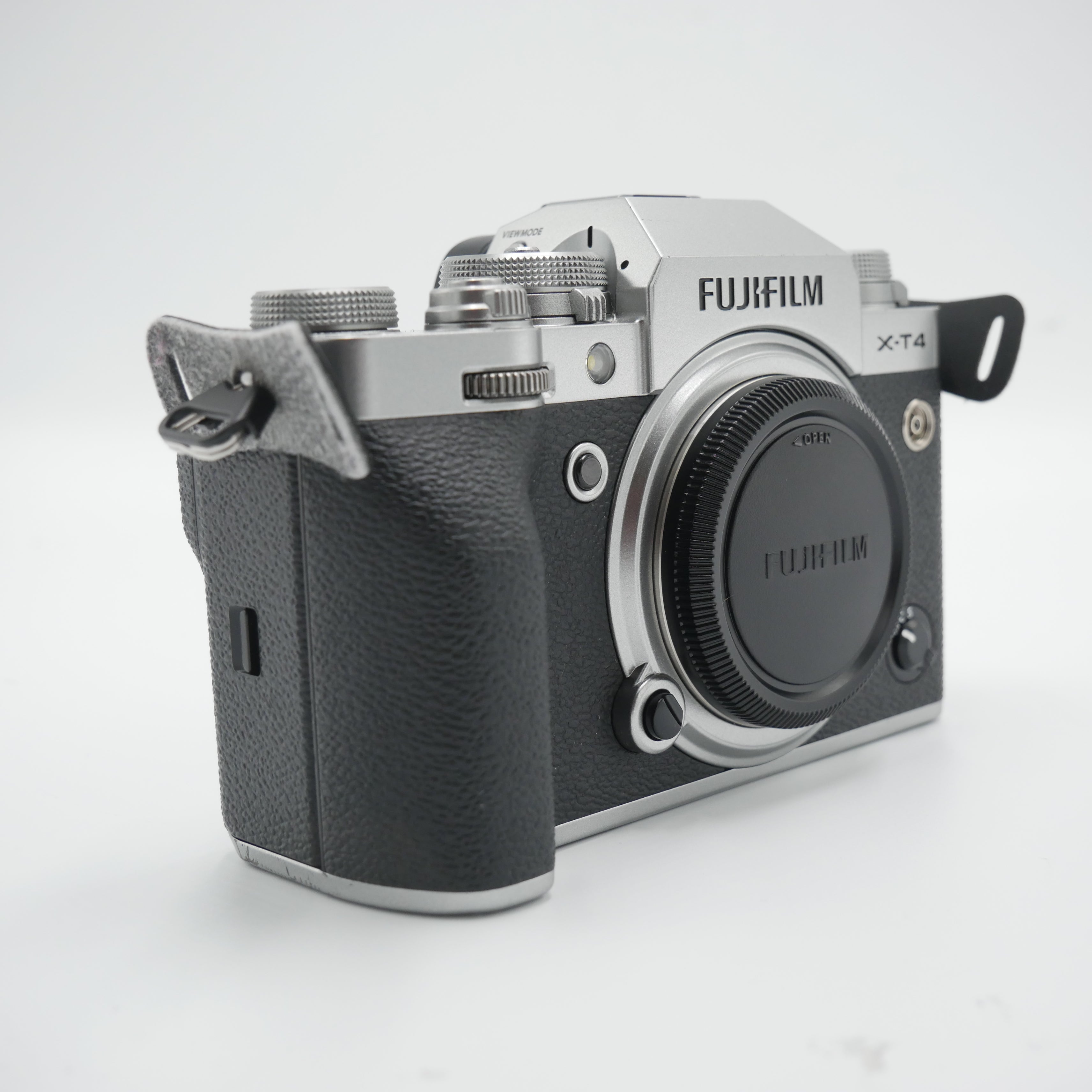 FUJIFILM X-T4 Mirrorless Digital Camera (Silver) - Used - Perfect for Travel Photography & Vlogging