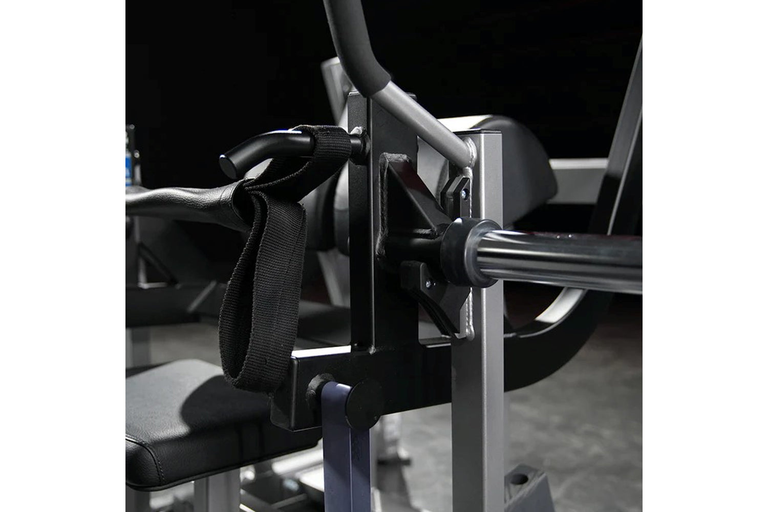 Hammer Strength Plate Loaded Glute Drive Machine - Professional Gym Equipment for Glute Workouts & Strength Training - Perfect for Home Gyms & Commercial Fitness Centers