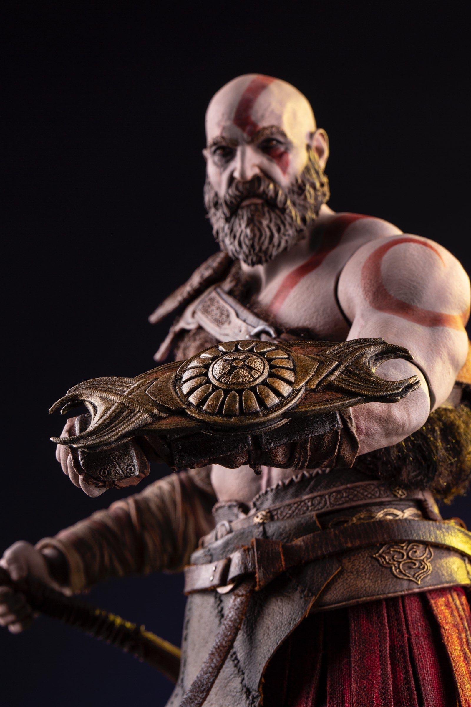God of War Kratos 1/6 Scale Deluxe Collectible Action Figure - Premium Gaming Statue for Display & Collection - Perfect for Gamers & Collectors