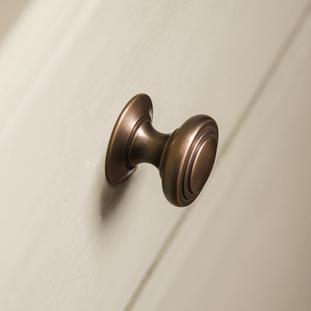 Vintage Distressed Antique Brass Stepped Cushion Cabinet Knob - Decorative Hardware for Kitchen Cabinets, Dressers & Furniture Restoration - Perfect for Farmhouse, Rustic & Shabby Chic Home Decor