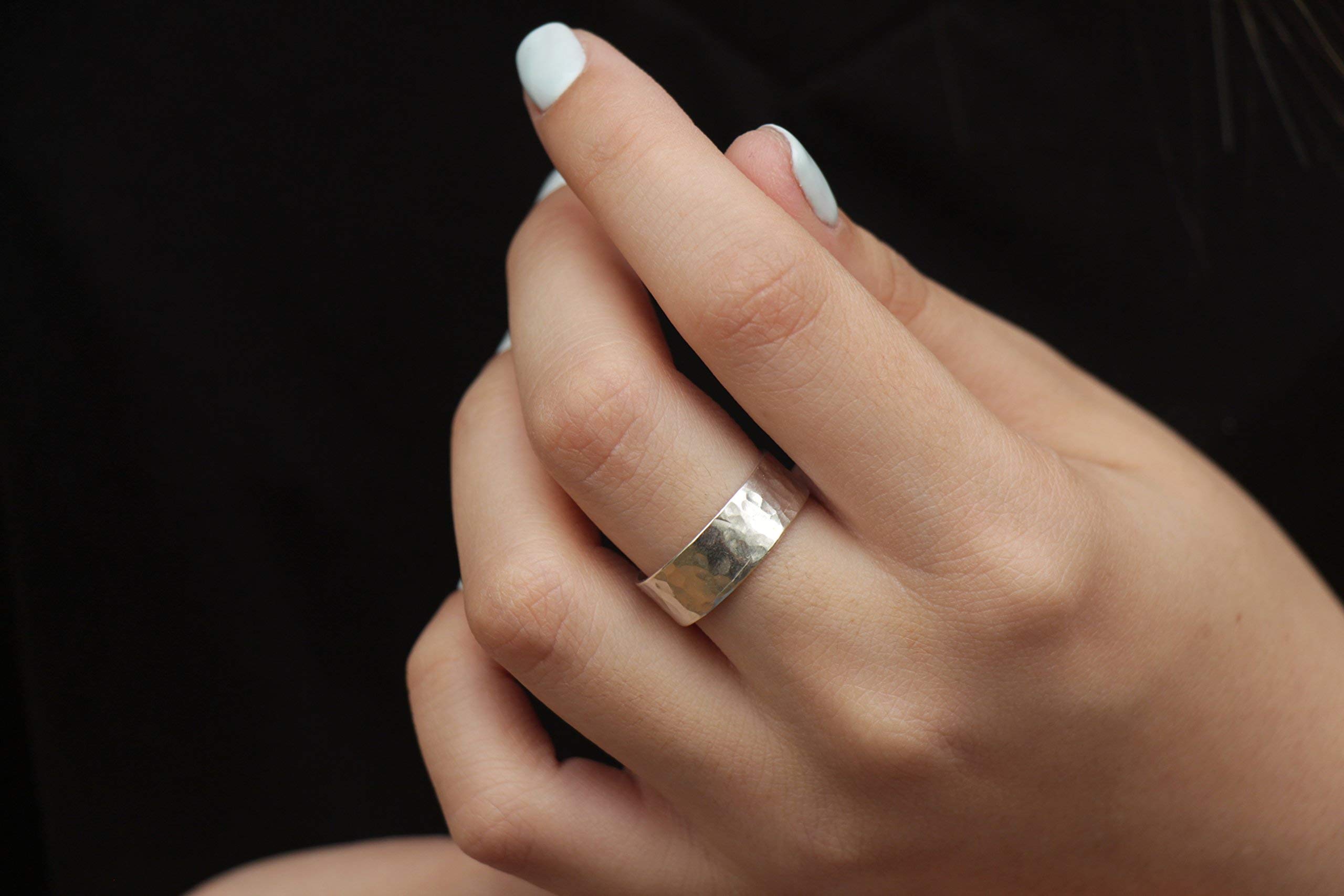Hammered Sterling Silver Ring - 5mm Minimalist Wedding Band for Women & Men - Simple Silver Jewelry Gift for Her & Him - Perfect for Anniversaries, Engagements & Everyday Wear
