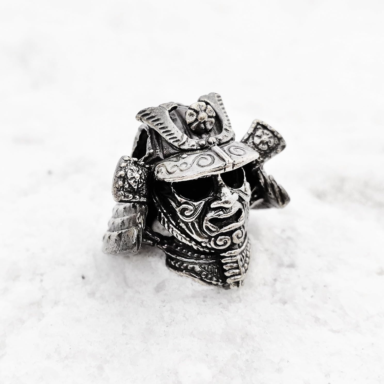 Samurai Helmet Paracord Bead - EDC Knife Lanyard Bead for Outdoor & Survival Gear