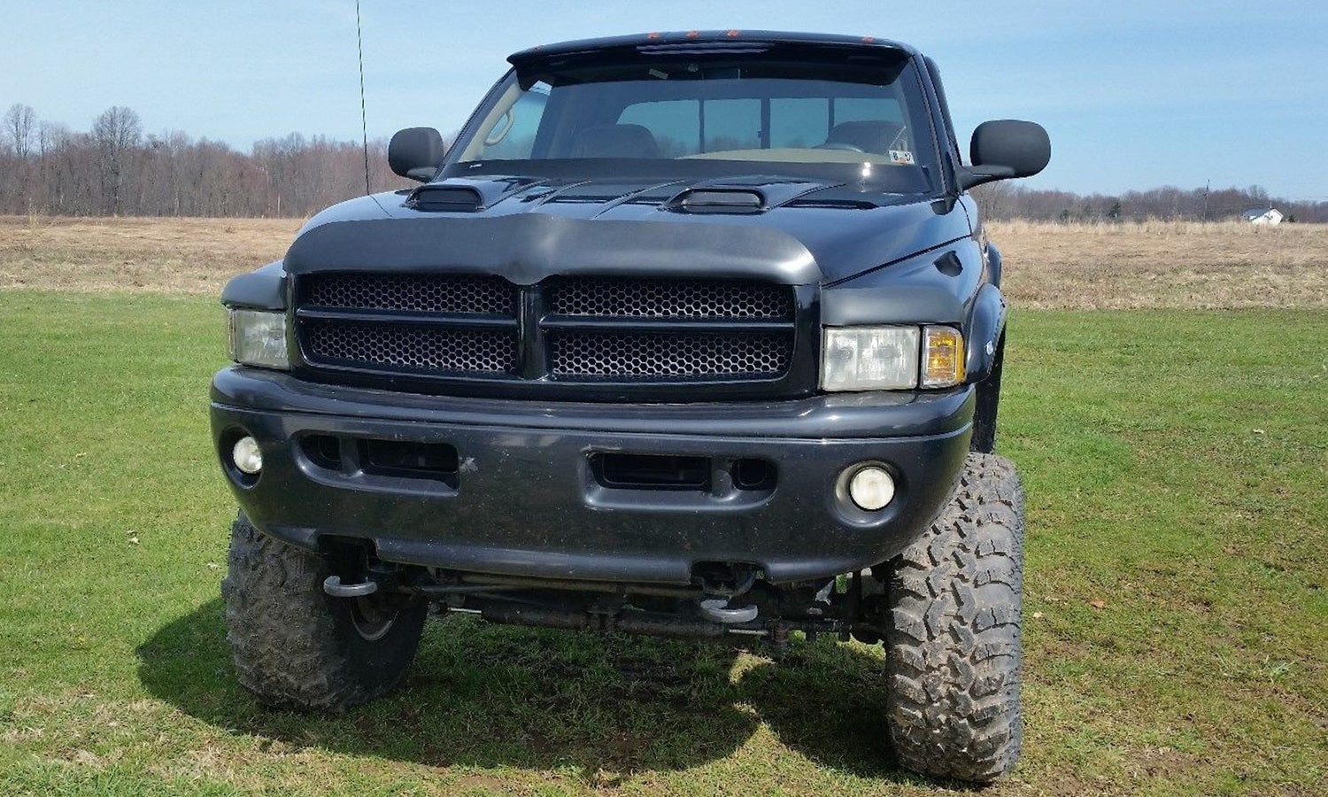 Clear Lens Fog Lights with H3 Halogen Bulbs for 1999-2002 Dodge RAM 1500 & 2500 - Durable Off-Road Lighting for Night Driving & Bad Weather