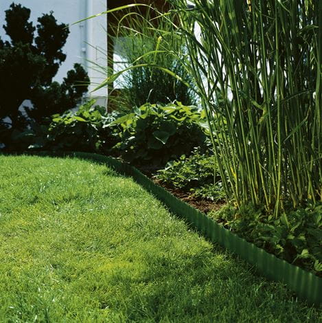 Gardena Lawn Edging - 20cm High Green Plastic Garden Border for Flower Beds, Pathways & Landscaping | Durable Outdoor Yard Edging Solution