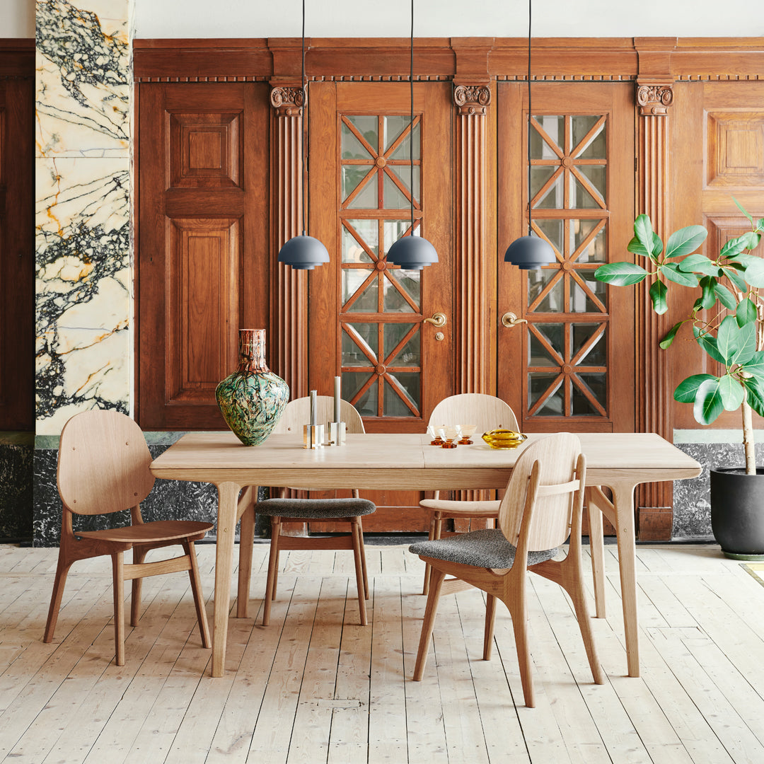 Evermore Extendable Dining Table - Expandable Wooden Table for 6 to 10 People - Perfect for Family Gatherings & Dinner Parties