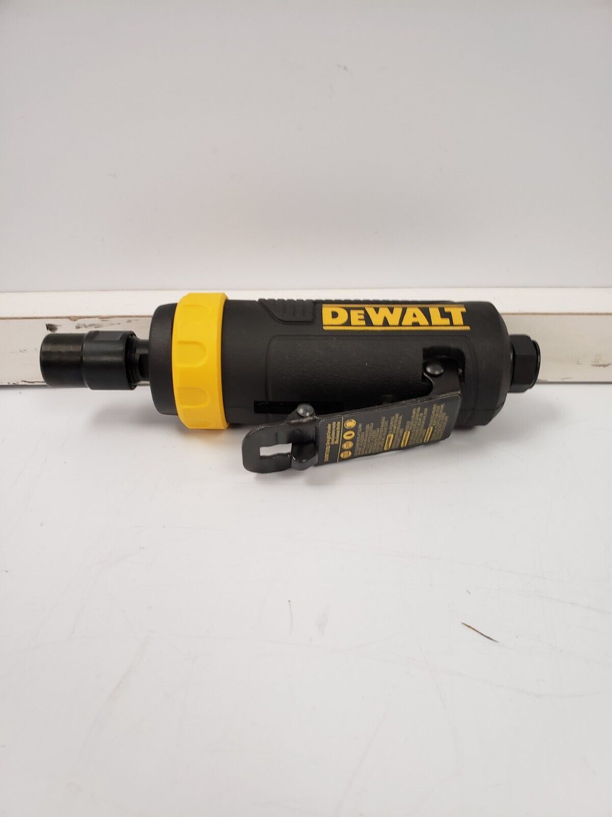 DEWALT DWMT70783 1/4-Inch Die Grinder with 2.5 Amp Motor - Professional Power Tool for Metal Grinding, Sanding & Polishing - Ideal for Automotive, Metalworking & DIY Projects