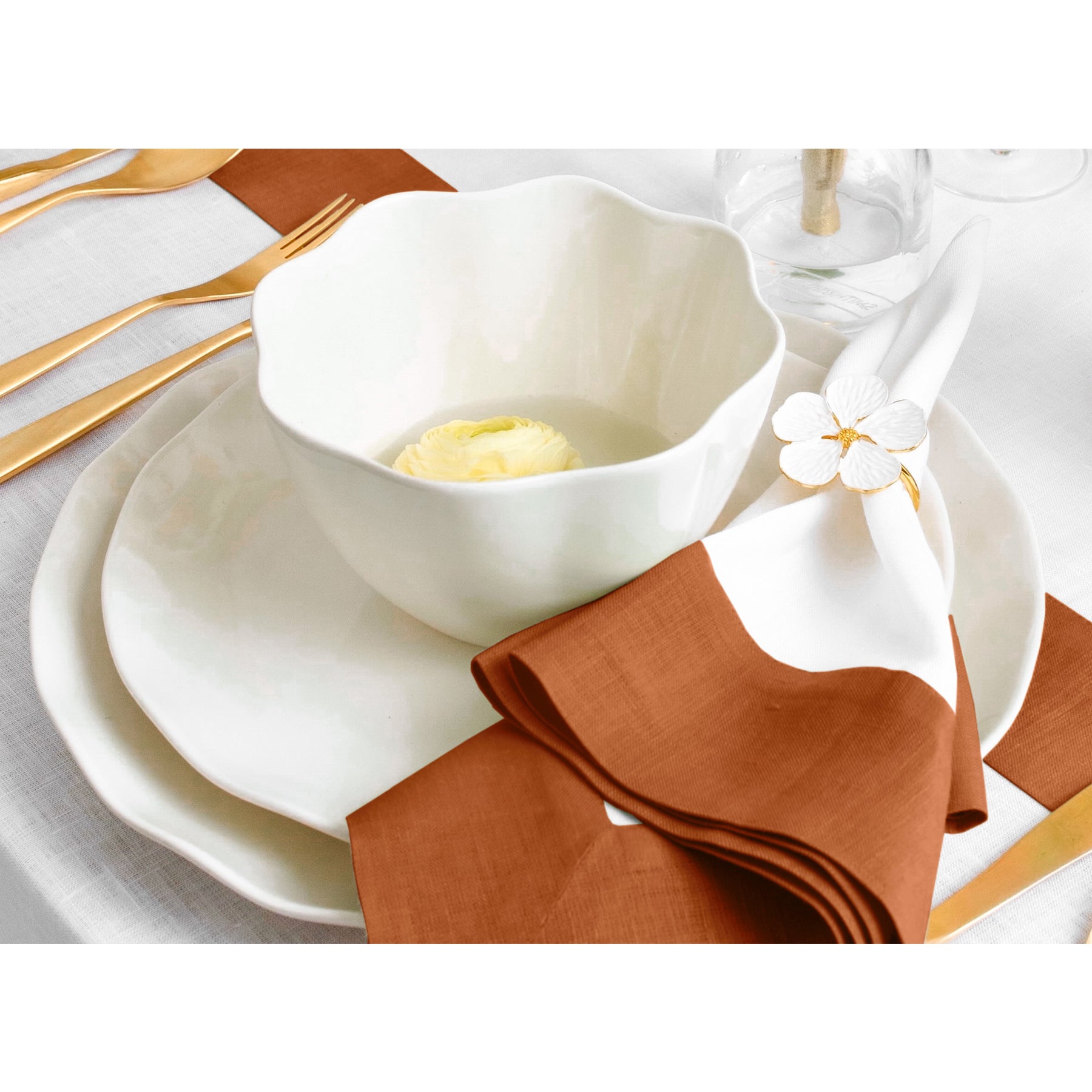 Elegant Contempo Napkins - Set of 4 Premium Cotton Dinner Napkins for Formal Dining, Parties & Special Occasions