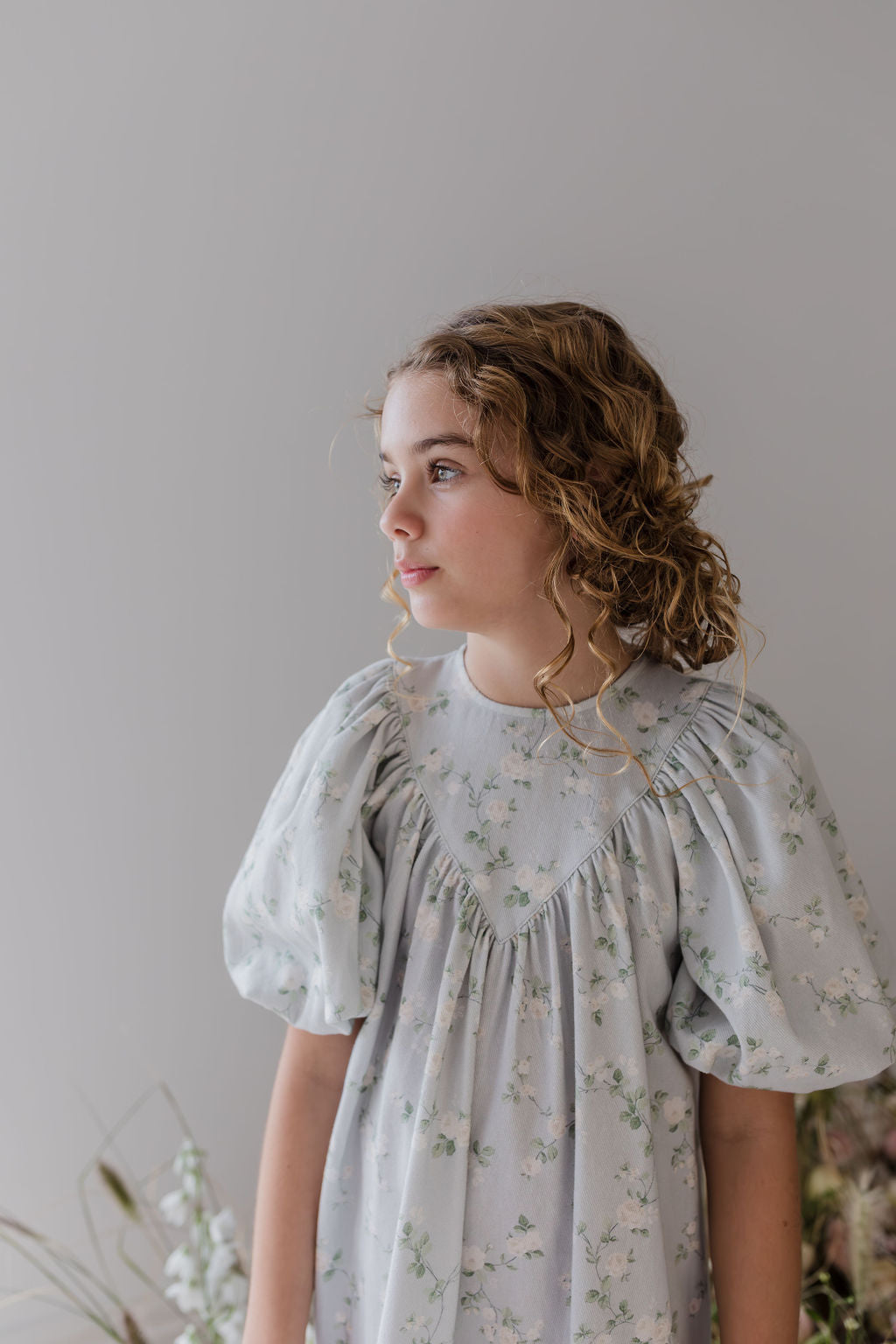 Steph by Petit Amalie Cream Bud Chambray Dress - Floral Print Summer Dress for Women, Perfect for Beach Vacations & Garden Parties