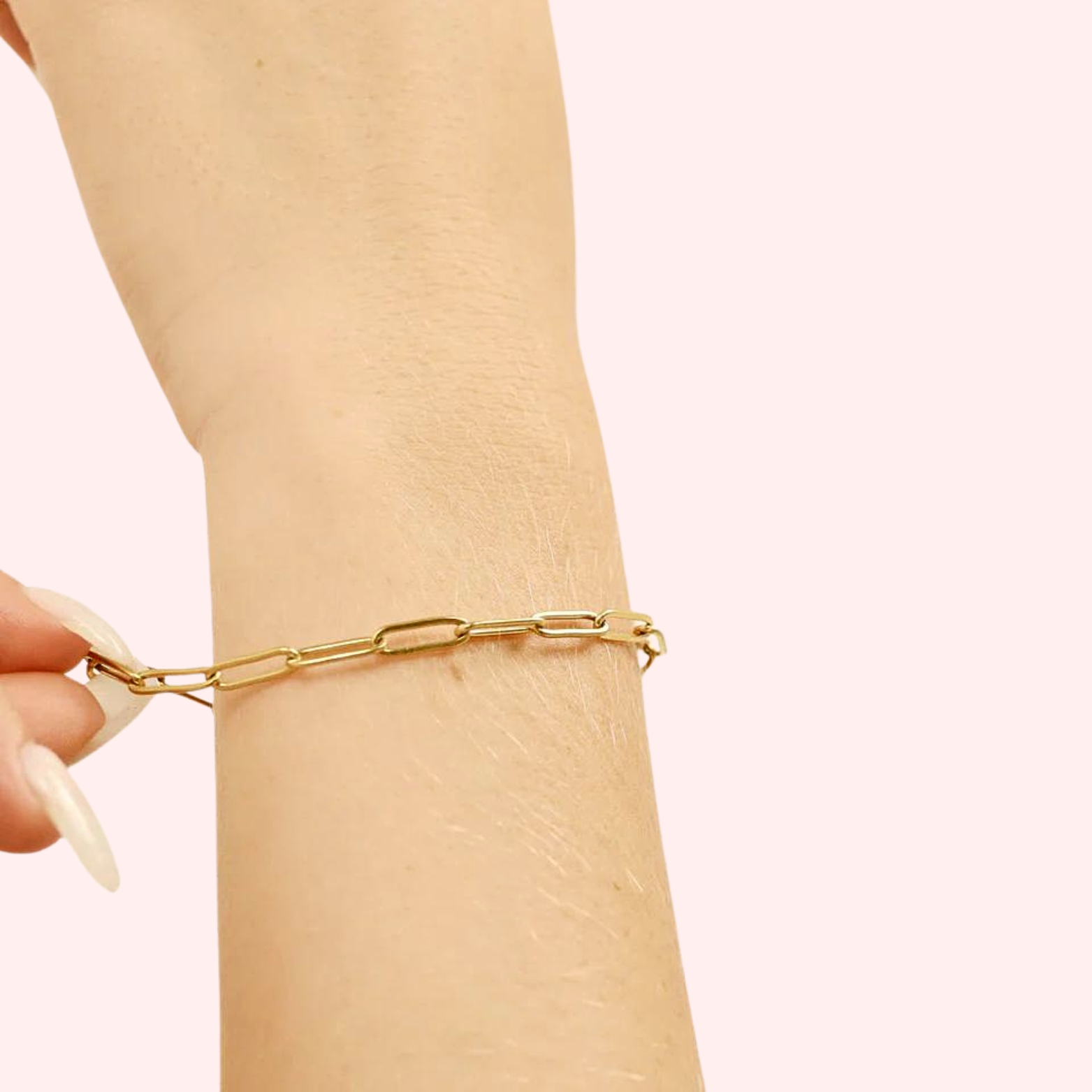 Stylish Gold and Silver Large Paperclip Bracelet - Trendy Statement Jewelry for Women, Perfect for Office Wear, Parties & Everyday Fashion Accessories