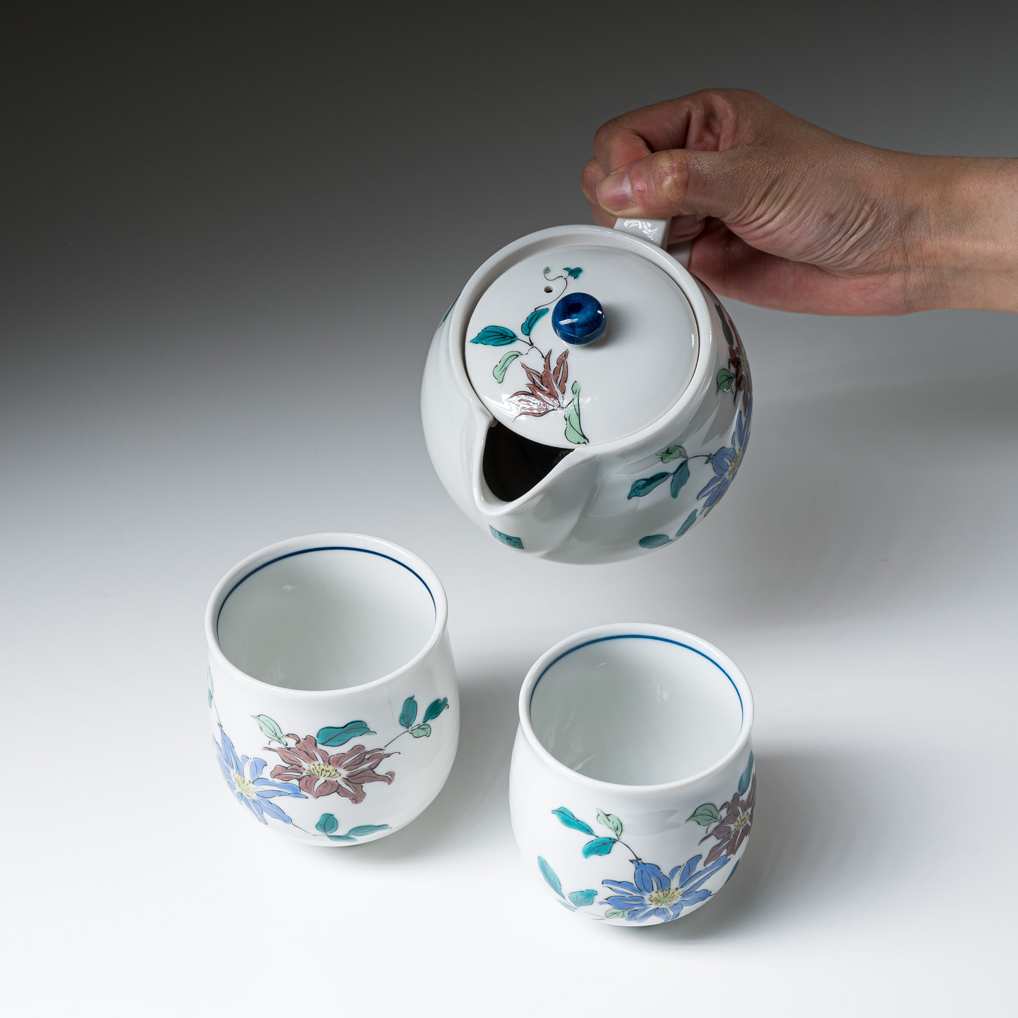 Kutani Ware Japanese Tea Set - Clematis Florida Floral Design, Hand-Painted Ceramic Teacups & Teapot for Traditional Tea Ceremony & Home Decor