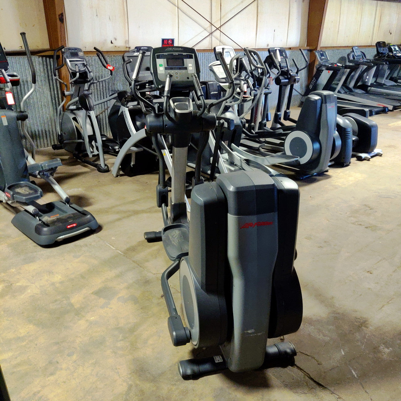 Life Fitness 95X Elliptical Cross Trainer - Low Impact Cardio Machine for Home Gym (SKUP1847S) | Perfect for Weight Loss, Full Body Workout & Joint-Friendly Exercise