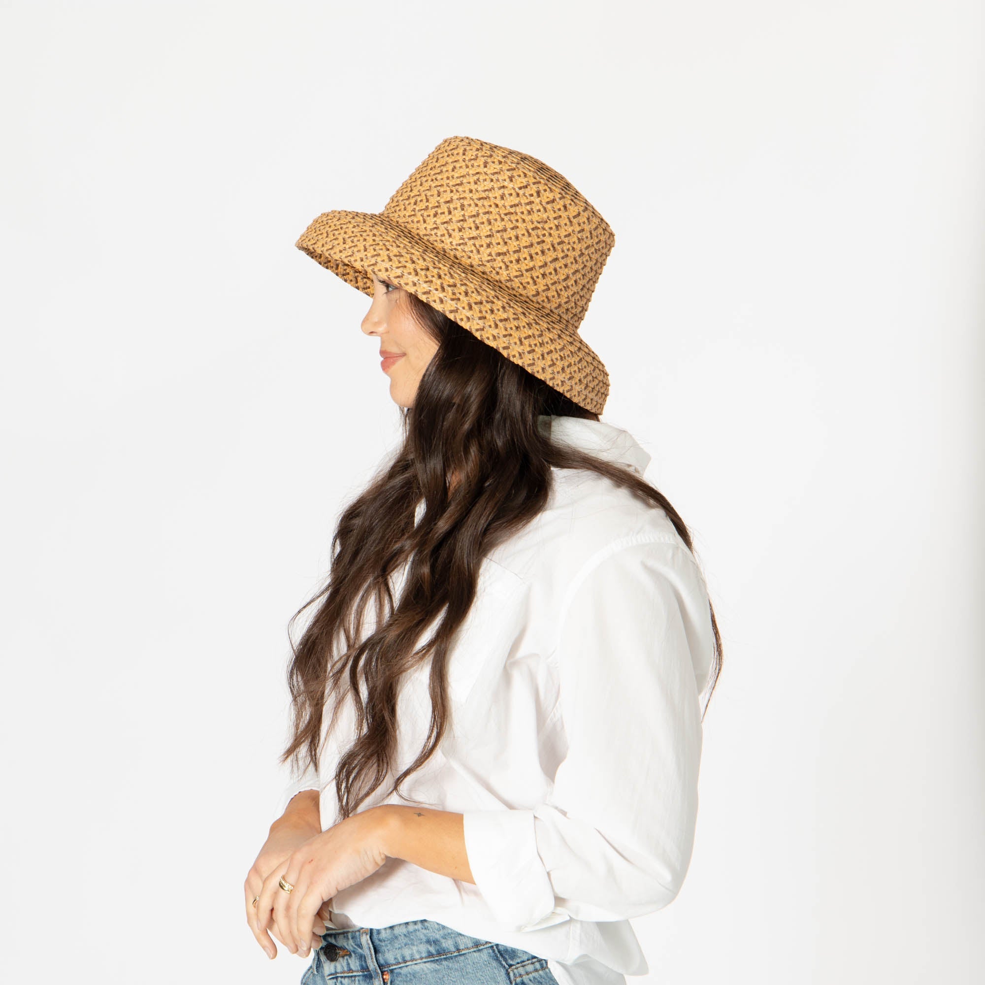 Lana Women's Mixed Ultrabraid Round Bell Shaped Hat (UBM6833) - Stylish Winter Beanie for Outdoor Activities, Fashion Accessory for Cold Weather