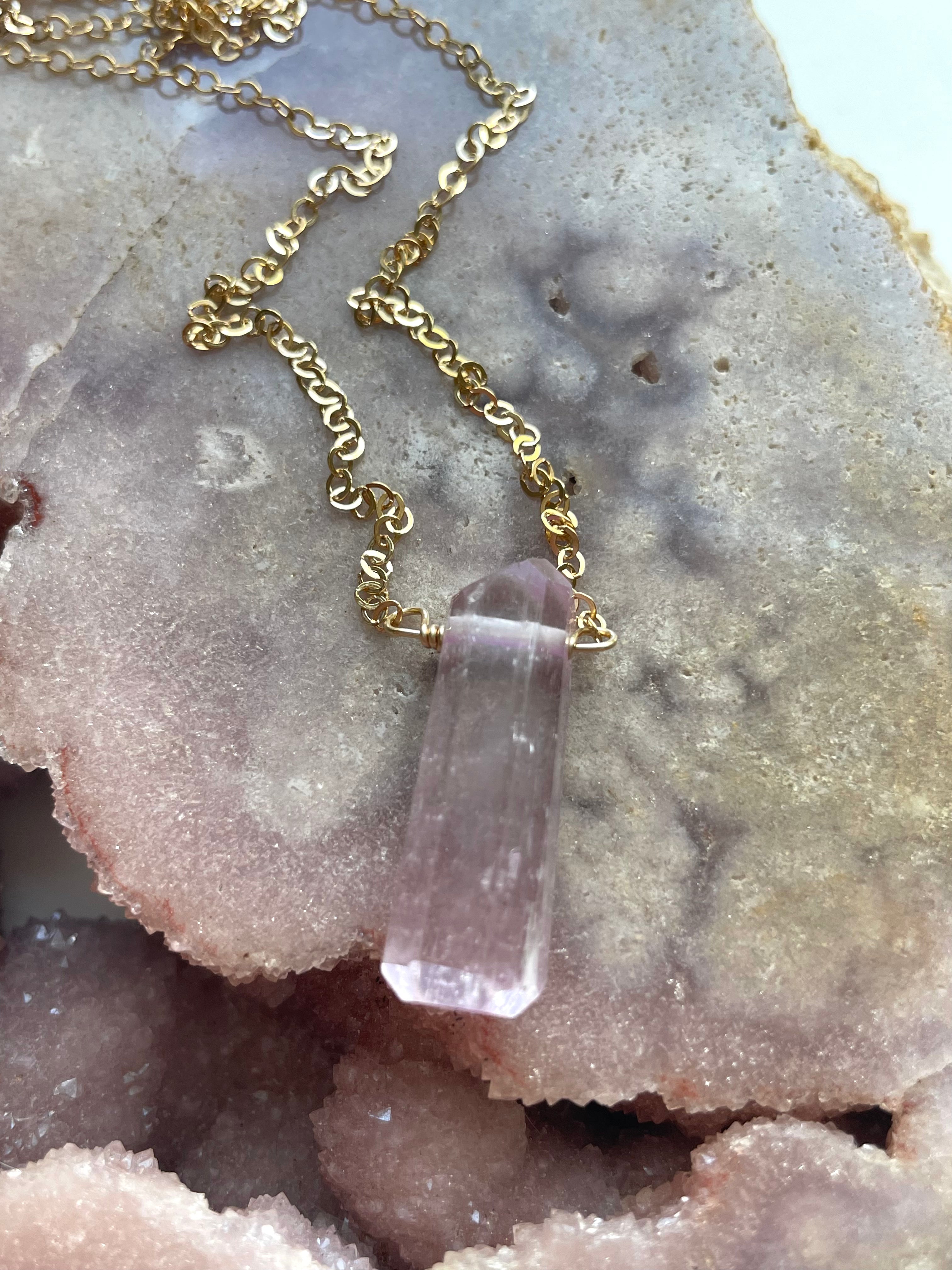 Natural Raw Kunzite Crystal Point Pendant Necklace - Healing Stone Jewelry for Women, Chakra Balancing & Spiritual Protection | Perfect for Meditation, Yoga & Energy Work