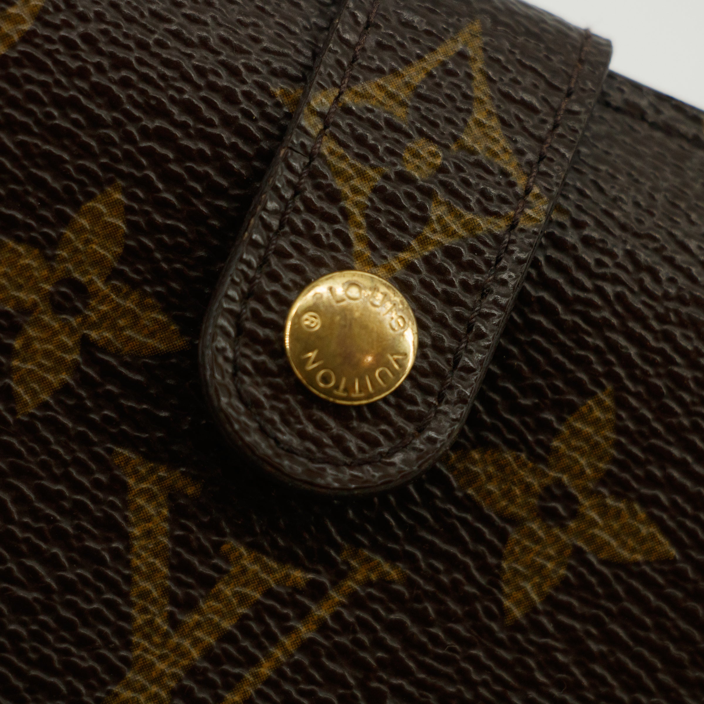 Louis Vuitton Monogram Canvas Kisslock Wallet #3826 - Authentic Designer Women's Wallet with Coin Pocket | Perfect for Everyday Use, Travel & Gift Giving