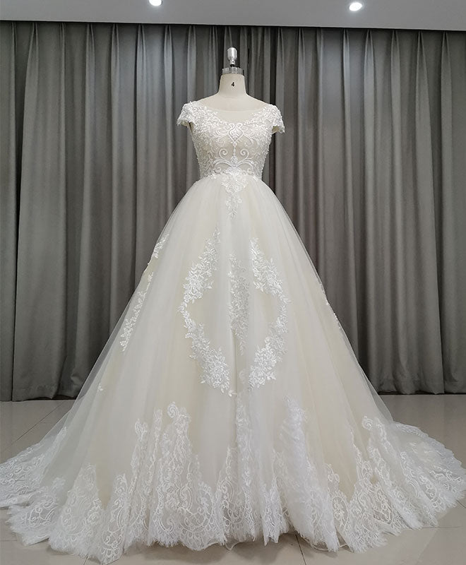 Elegant Light Champagne Tulle Lace Long Wedding Dress - Romantic A-Line Bridal Gown for Church Ceremony & Beach Weddings