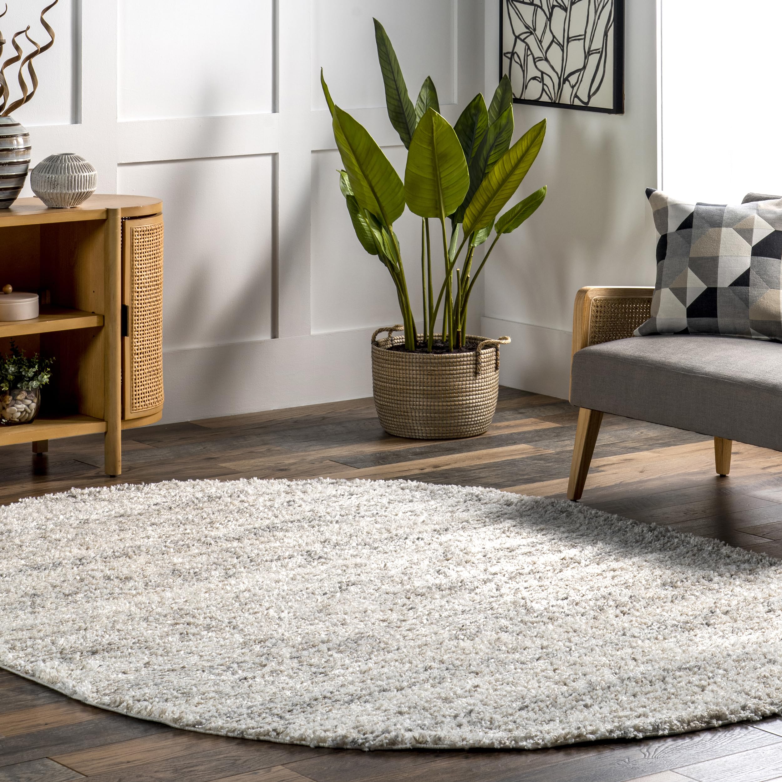 nuLOOM Brooke Shag Tasseled Area Rug - Soft Plush 7x9 Oval Ivory Rug for Living Room, Bedroom, Dining Room & Nursery | Cozy Home Decor, Perfect for Family Gatherings & Relaxation
