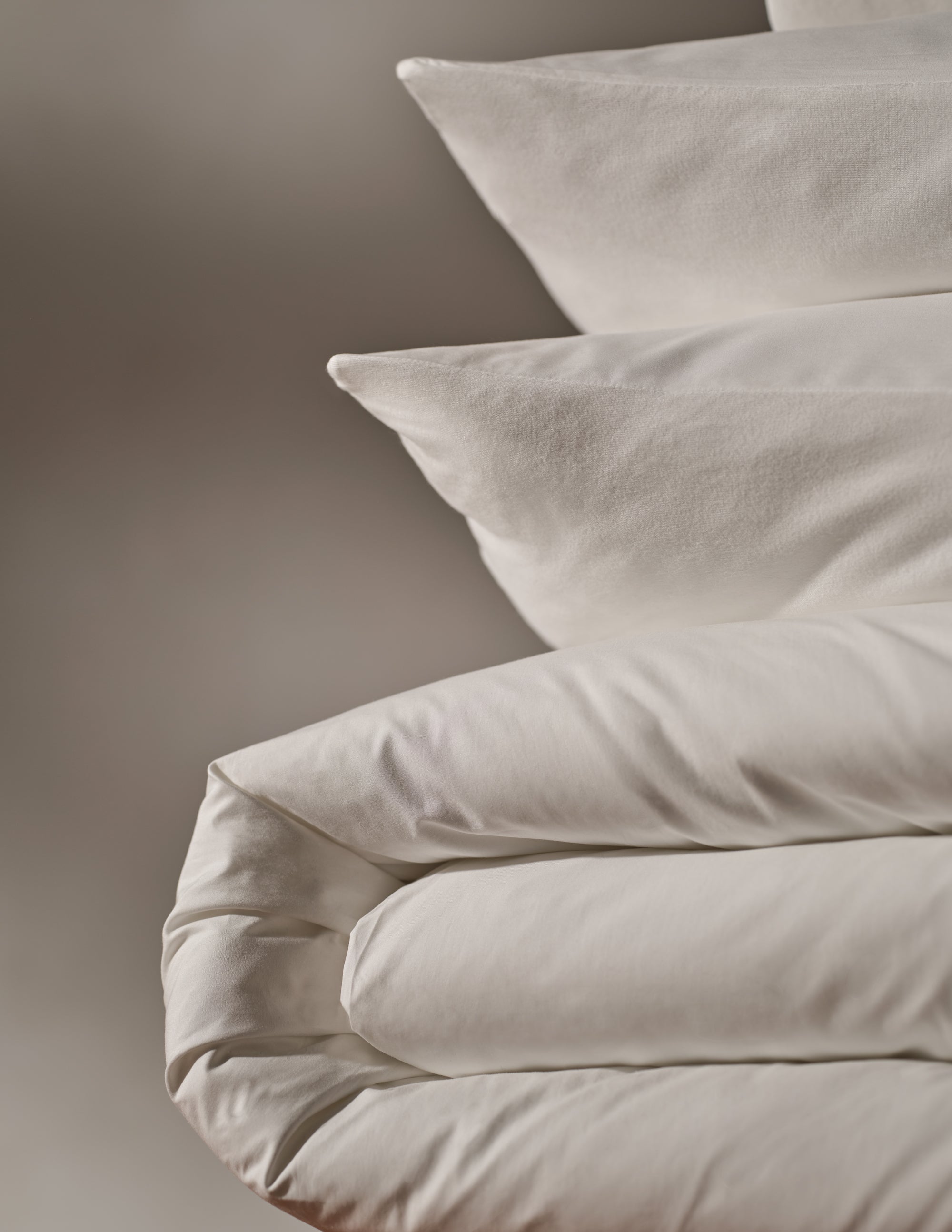 Premium 100% Cotton King Size Bedding Set - Soft & Breathable White Bed Sheets for Ultimate Comfort - Perfect for Master Bedroom, Guest Room & Luxury Hotels