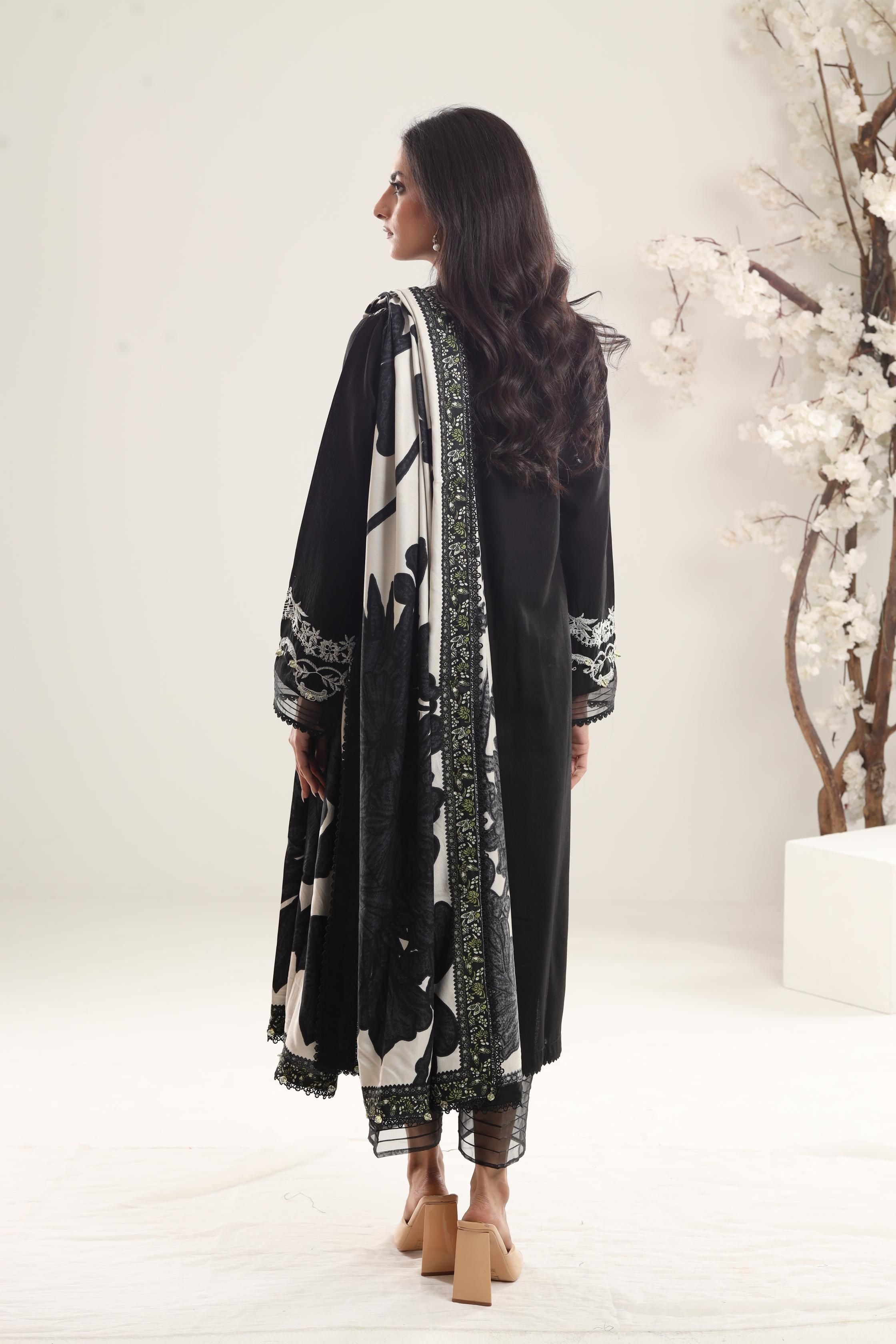 Sana Safinaz Muzlin Winter Stitched Suit - Designer Pakistani Formal Wear for Women | Perfect for Weddings, Parties & Festive Occasions