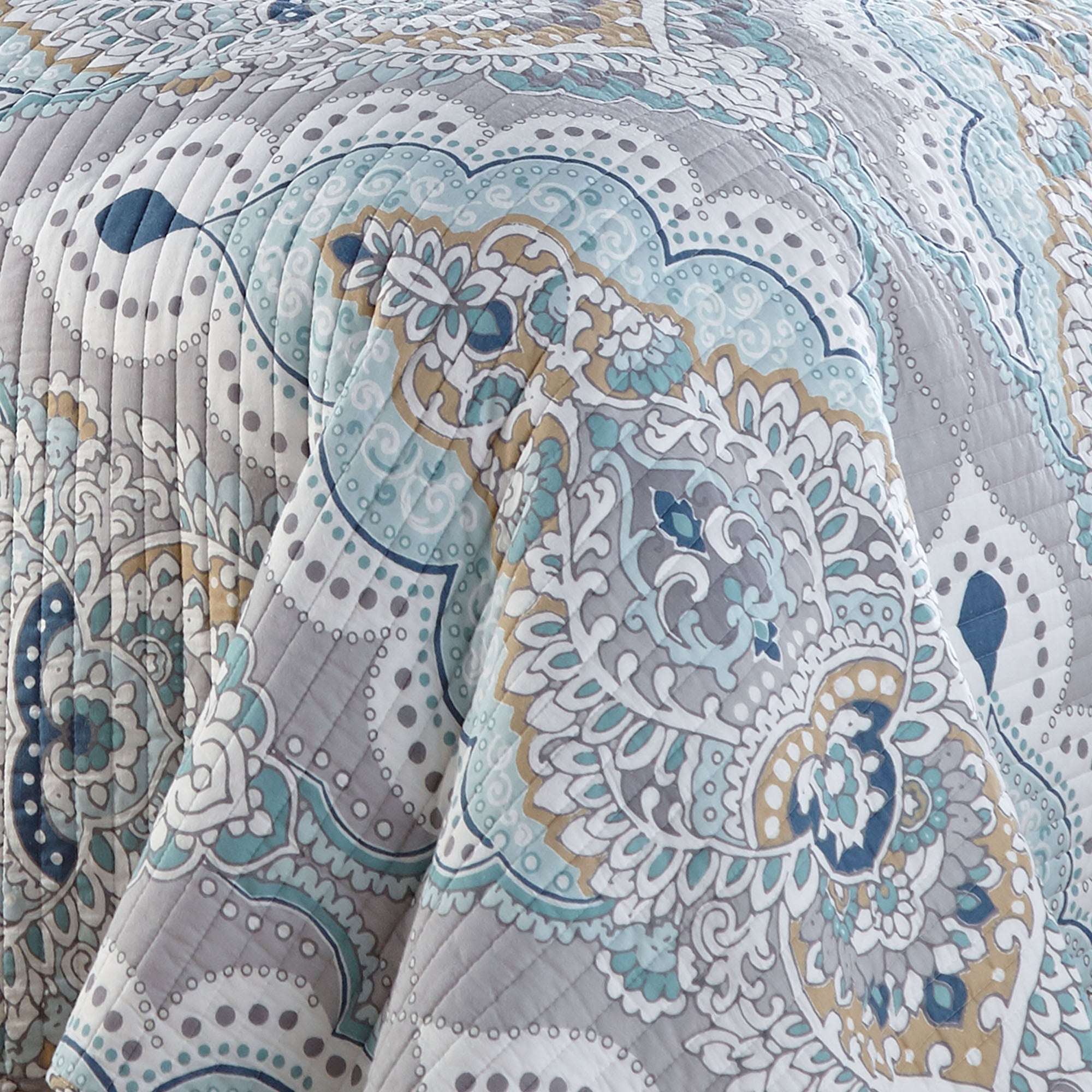 Olyria Luxury Quilt Set Queen Size - 3 Piece Bedding Set with Pillow Shams - Soft Microfiber Comforter for All Seasons - Perfect for Master Bedroom, Guest Room & Cozy Home Decor