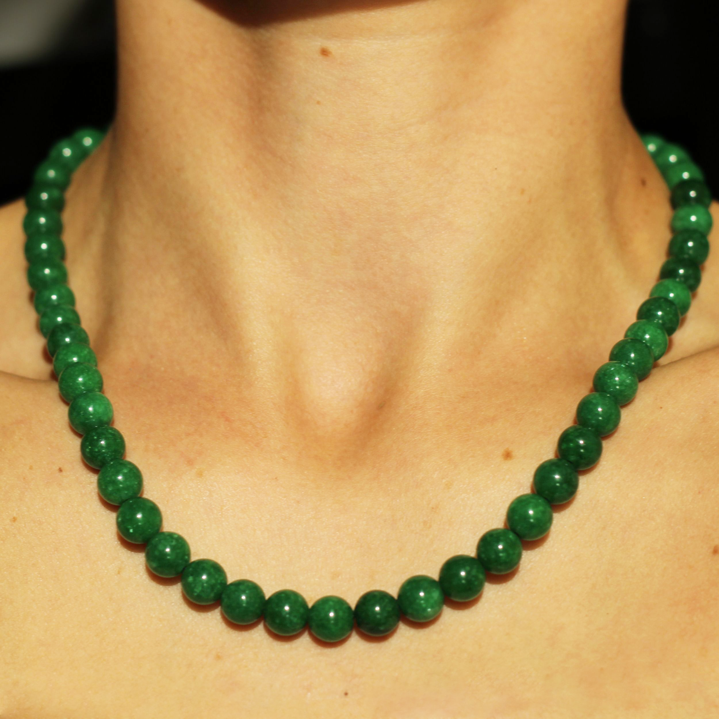 Elegant Green Jade Beaded Necklace for Women - Handmade Natural Stone Jewelry - Perfect for Weddings, Parties & Everyday Wear