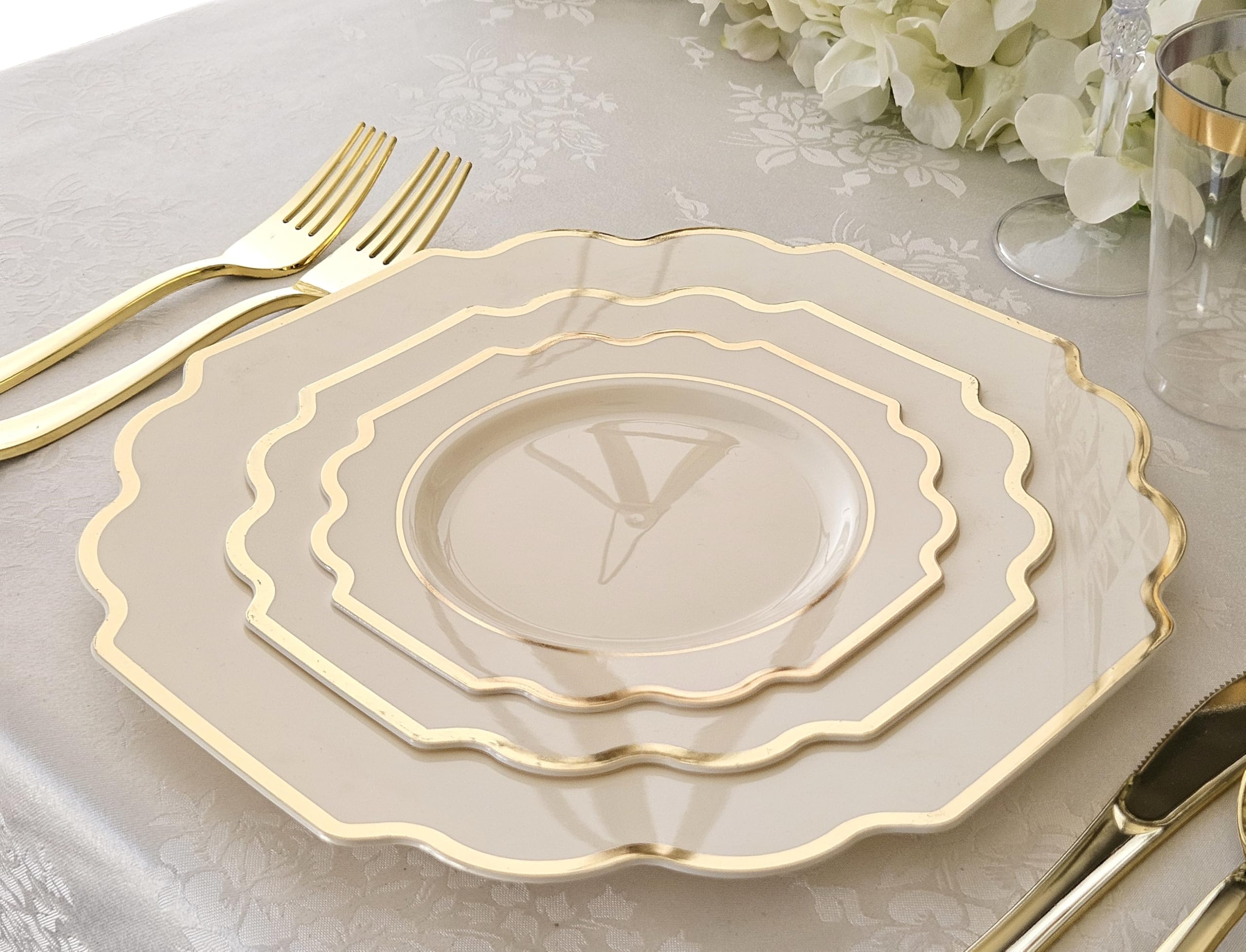 360-Piece Disposable Wedding Plate and Silverware Set (60 Guests) - 10.5