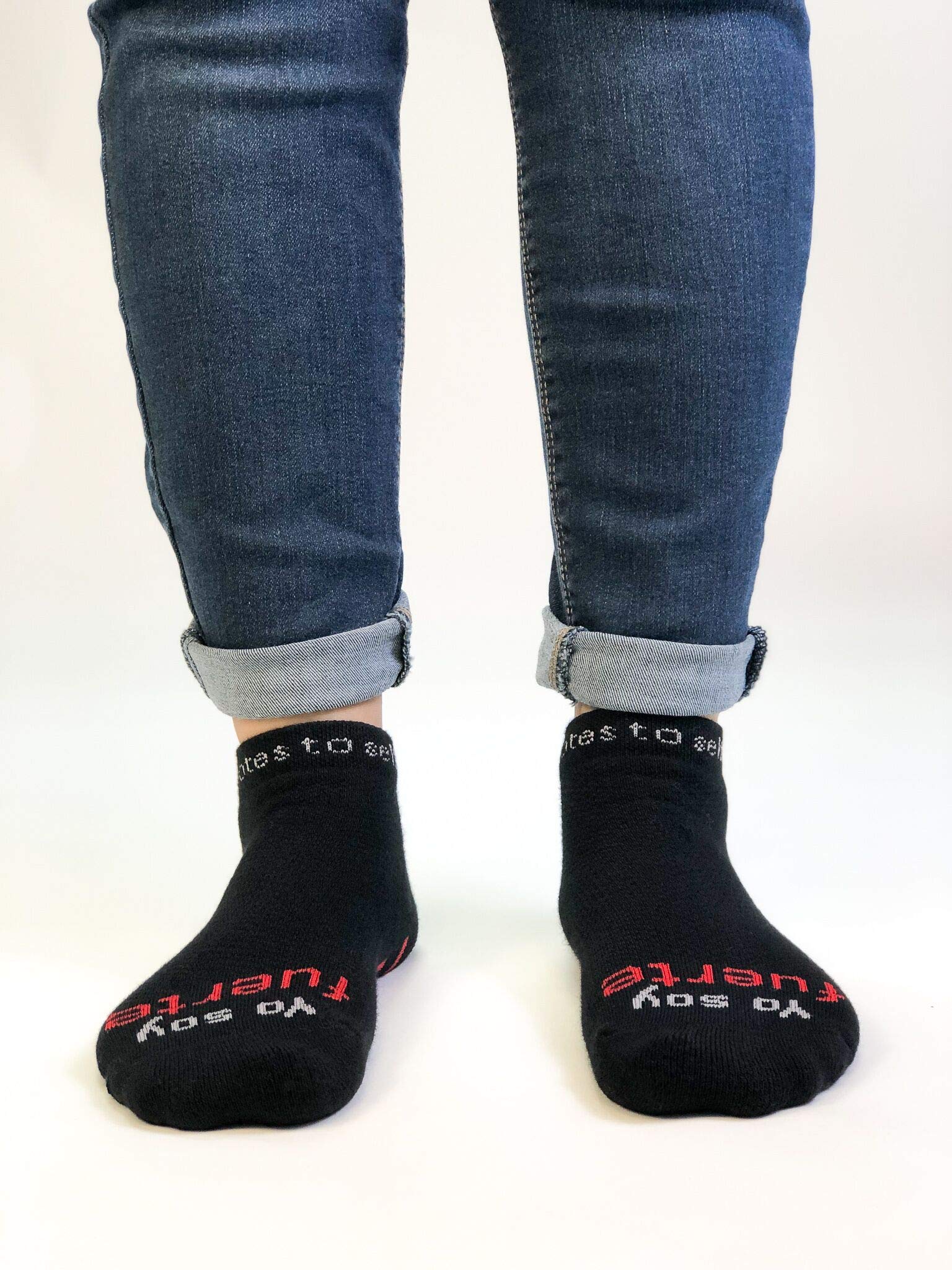 Inspirational 'I Am Strong' Motivational Socks for Women & Men - Positive Affirmation Gift for Self-Care & Daily Encouragement - Perfect for Yoga, Workouts & Everyday Wear